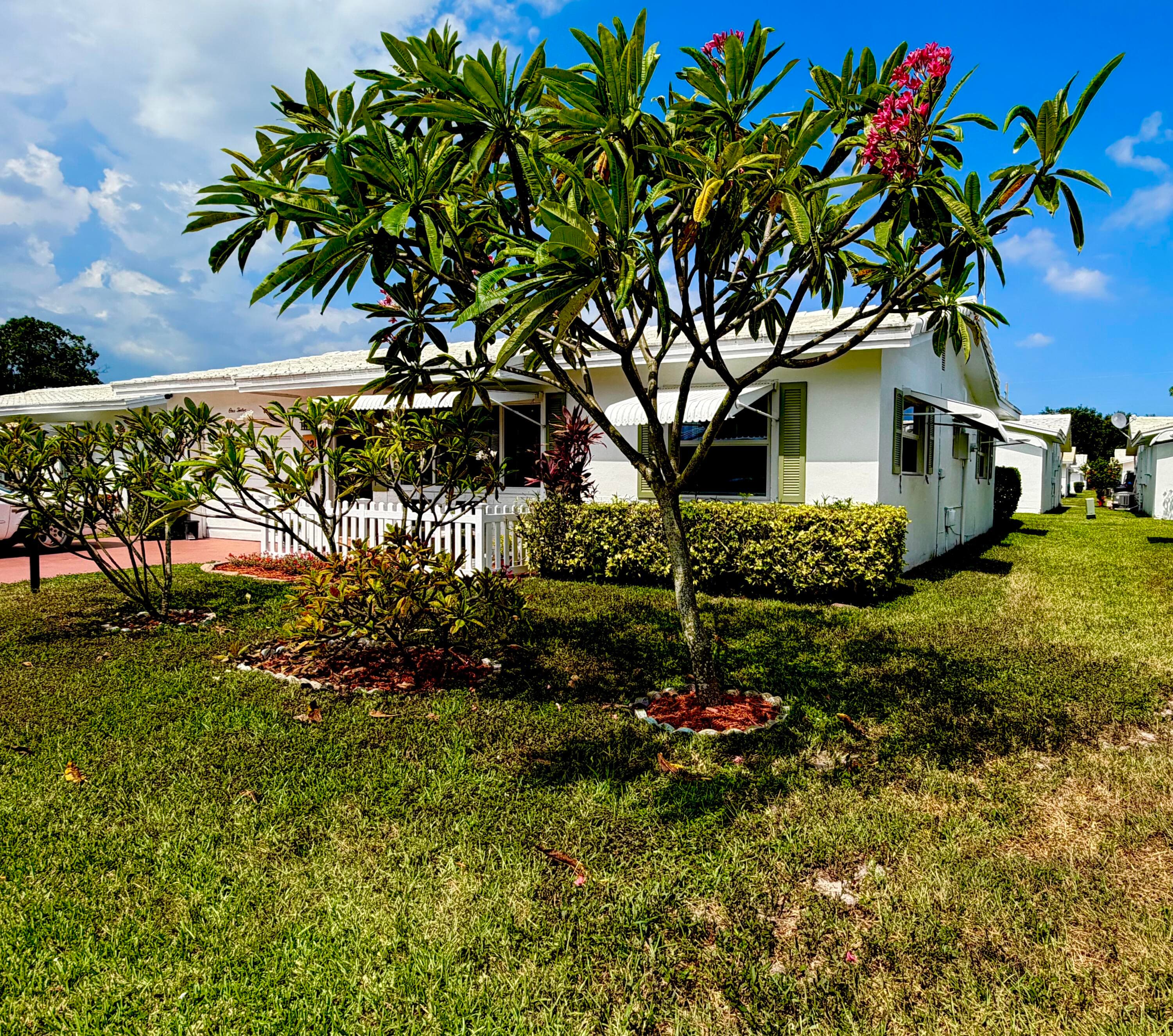 112 SW 9th Street, Boynton Beach, FL 33426 — photo 1 of 38