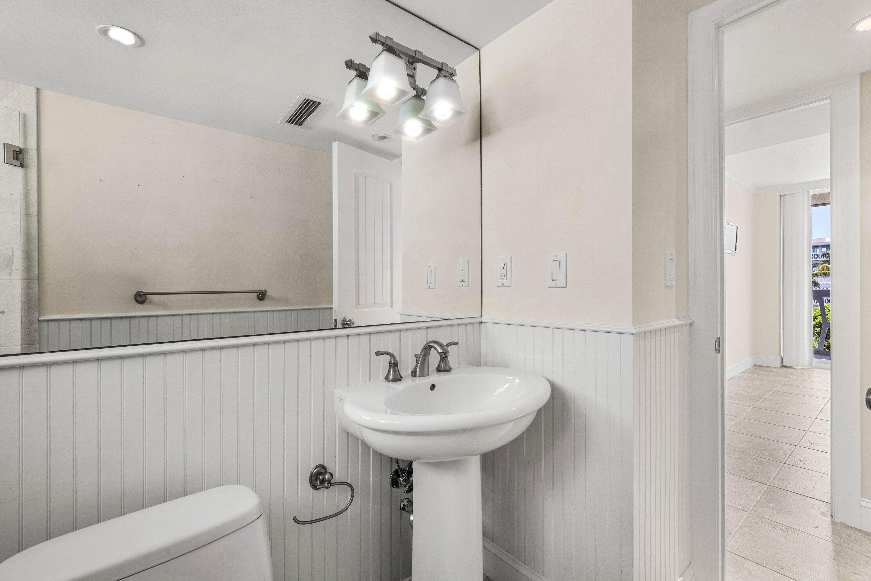 2505 S Ocean Boulevard 515, Palm Beach, FL 33480 — photo 18 of 28