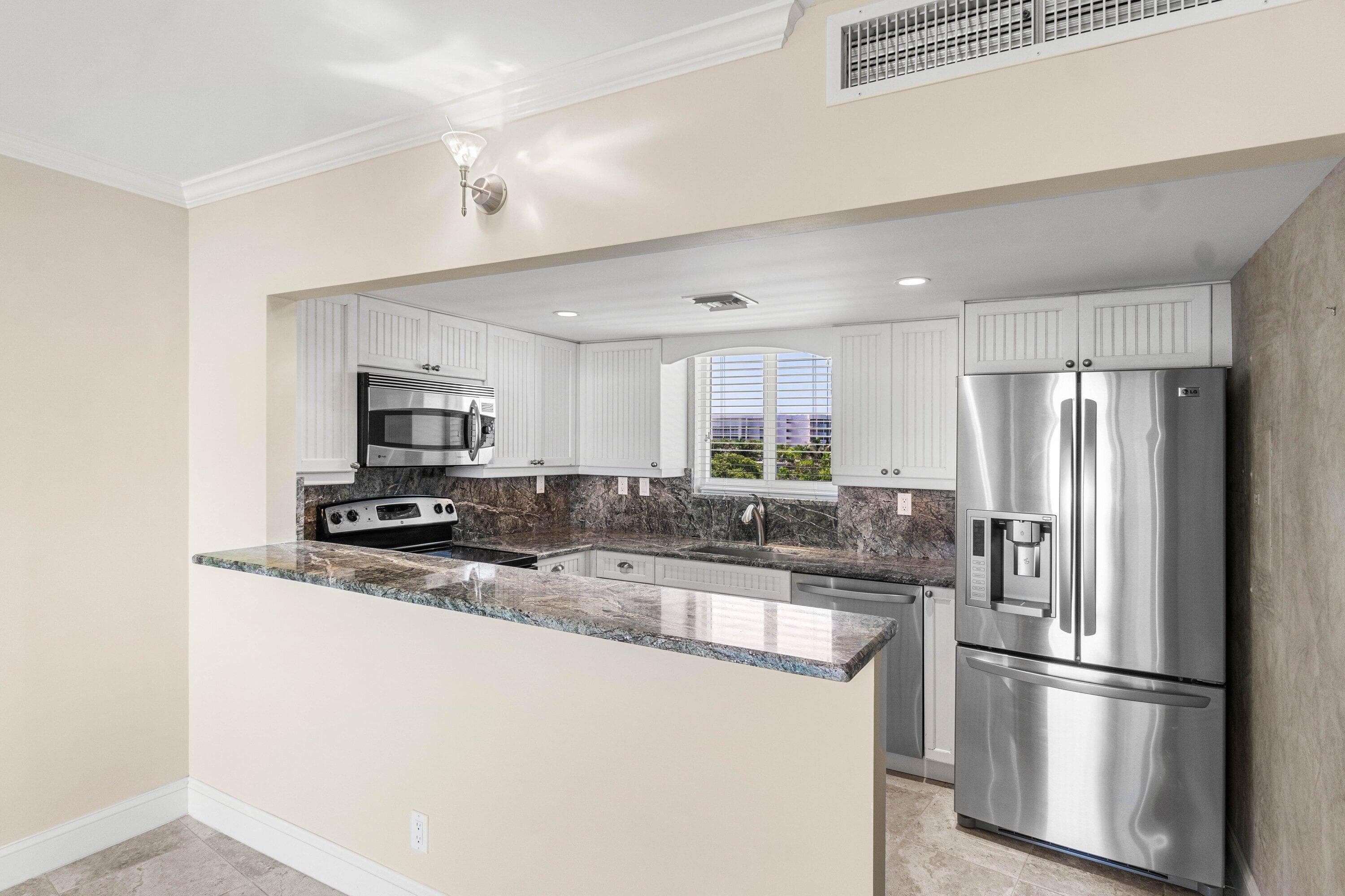 2505 S Ocean Boulevard 515, Palm Beach, FL 33480 — photo 12 of 28