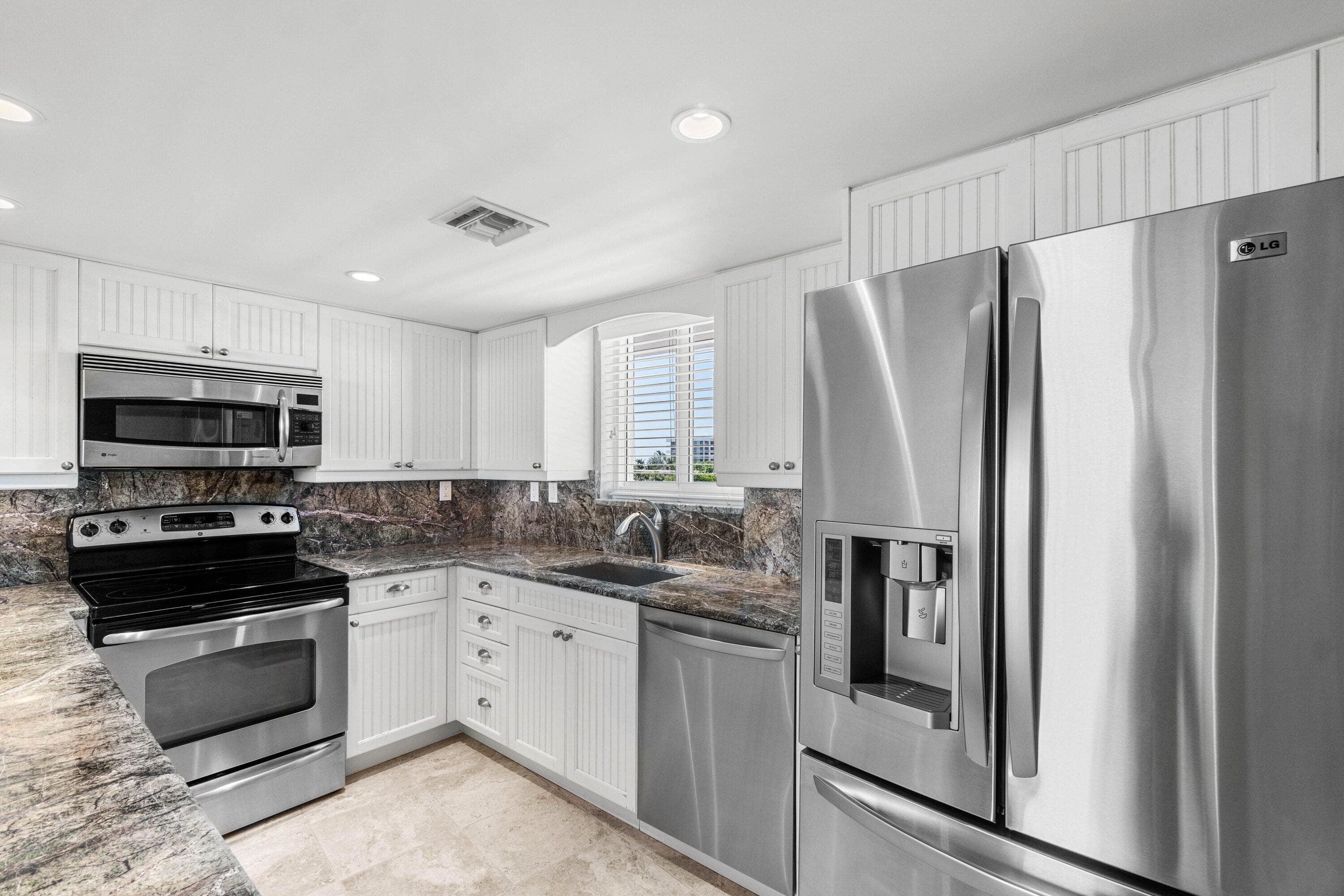 2505 S Ocean Boulevard 515, Palm Beach, FL 33480 — photo 10 of 28