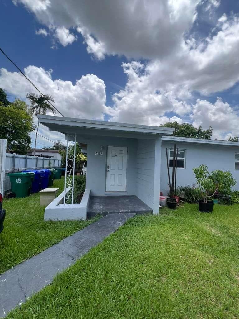 1524 NW 42nd Street B, Miami, FL 33142 — photo 11 of 15