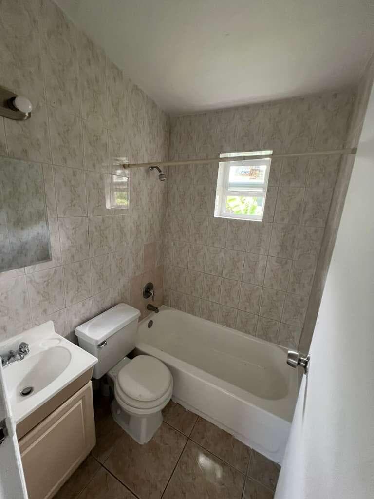 1524 NW 42nd Street B, Miami, FL 33142 — photo 5 of 15