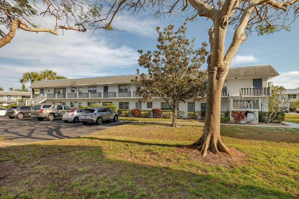 2929 SE Ocean Boulevard Unit 130-8, Stuart, FL 34996 — photo