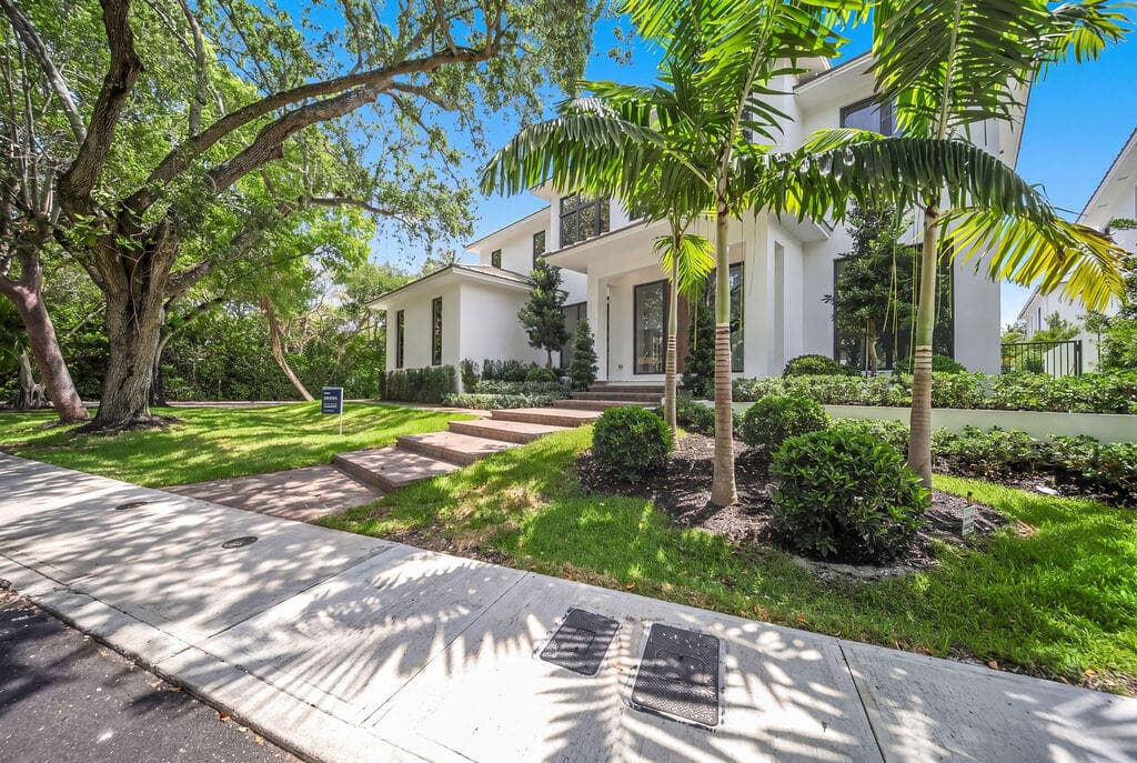 1550 Ponce De Leon Drive, Fort Lauderdale, FL 33316 — photo 3 of 81