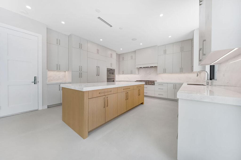 1550 Ponce De Leon Drive, Fort Lauderdale, FL 33316 — photo 22 of 81