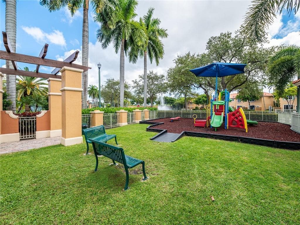 2319 Mariner Court 2706, Dania Beach, FL 33312 — photo 4 of 9
