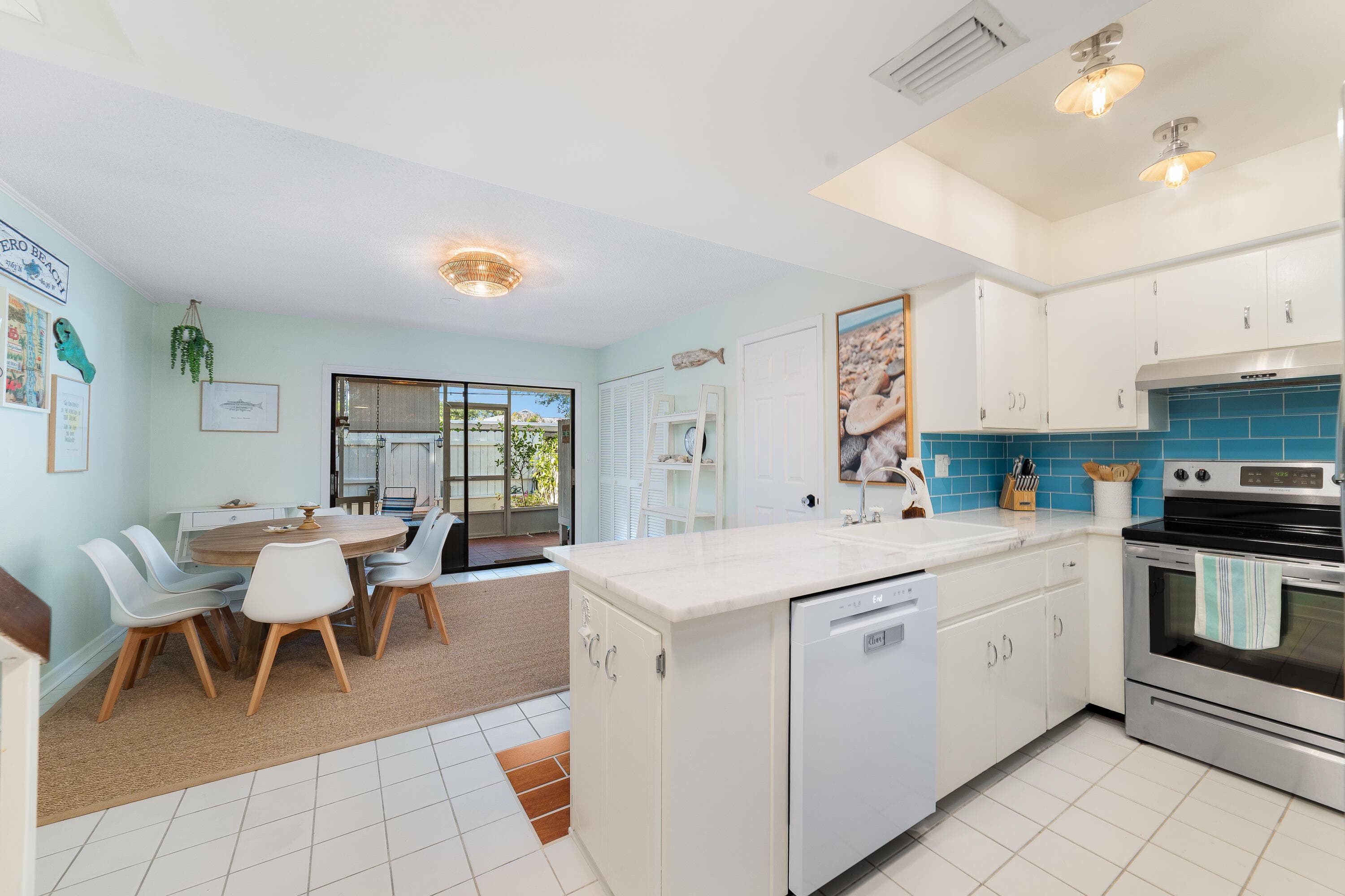 839 Camelia Lane 8, Vero Beach, FL 32963 — photo 5 of 42