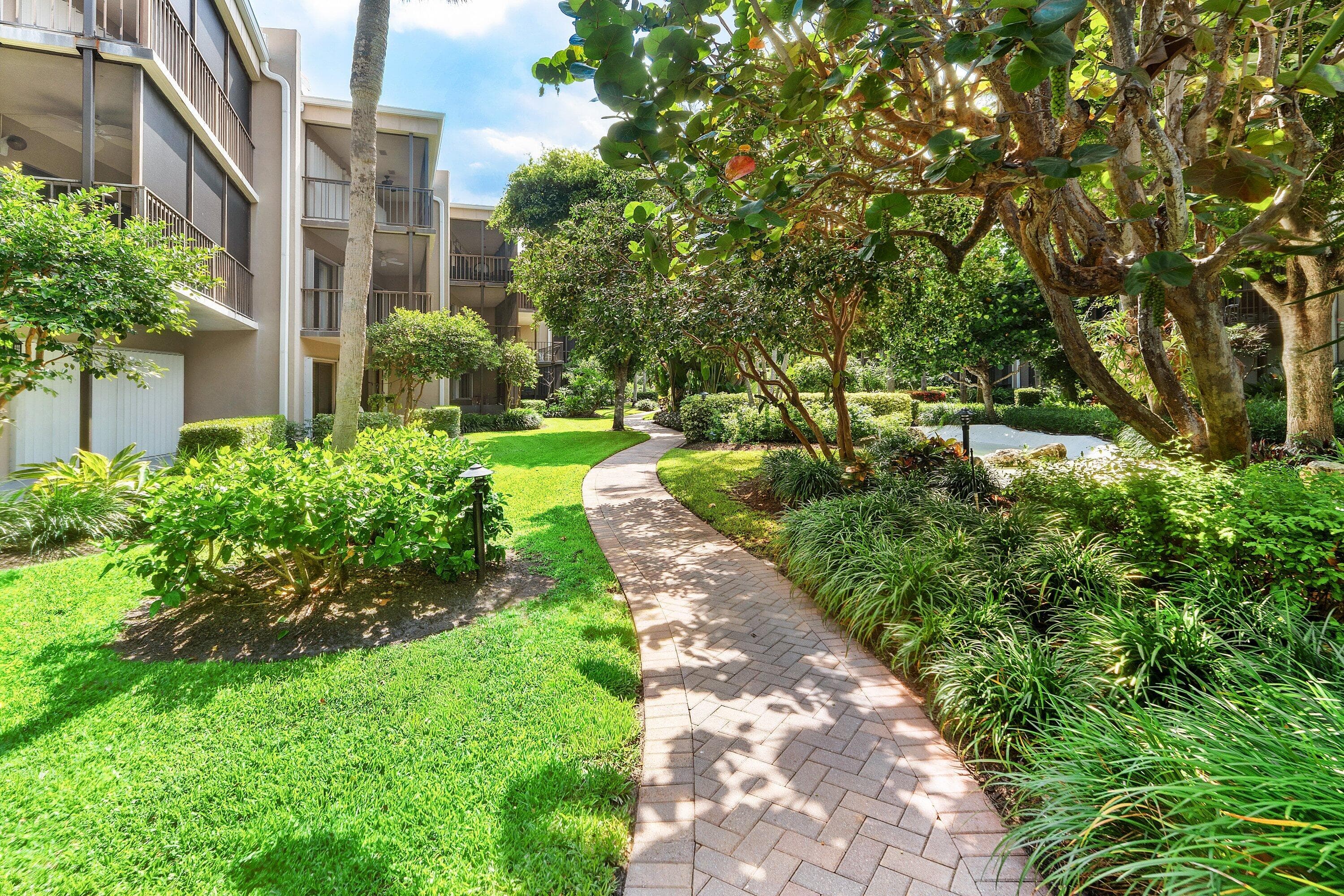 3605 S Ocean Boulevard, South Palm Beach, FL 33480 — photo 27 of 40