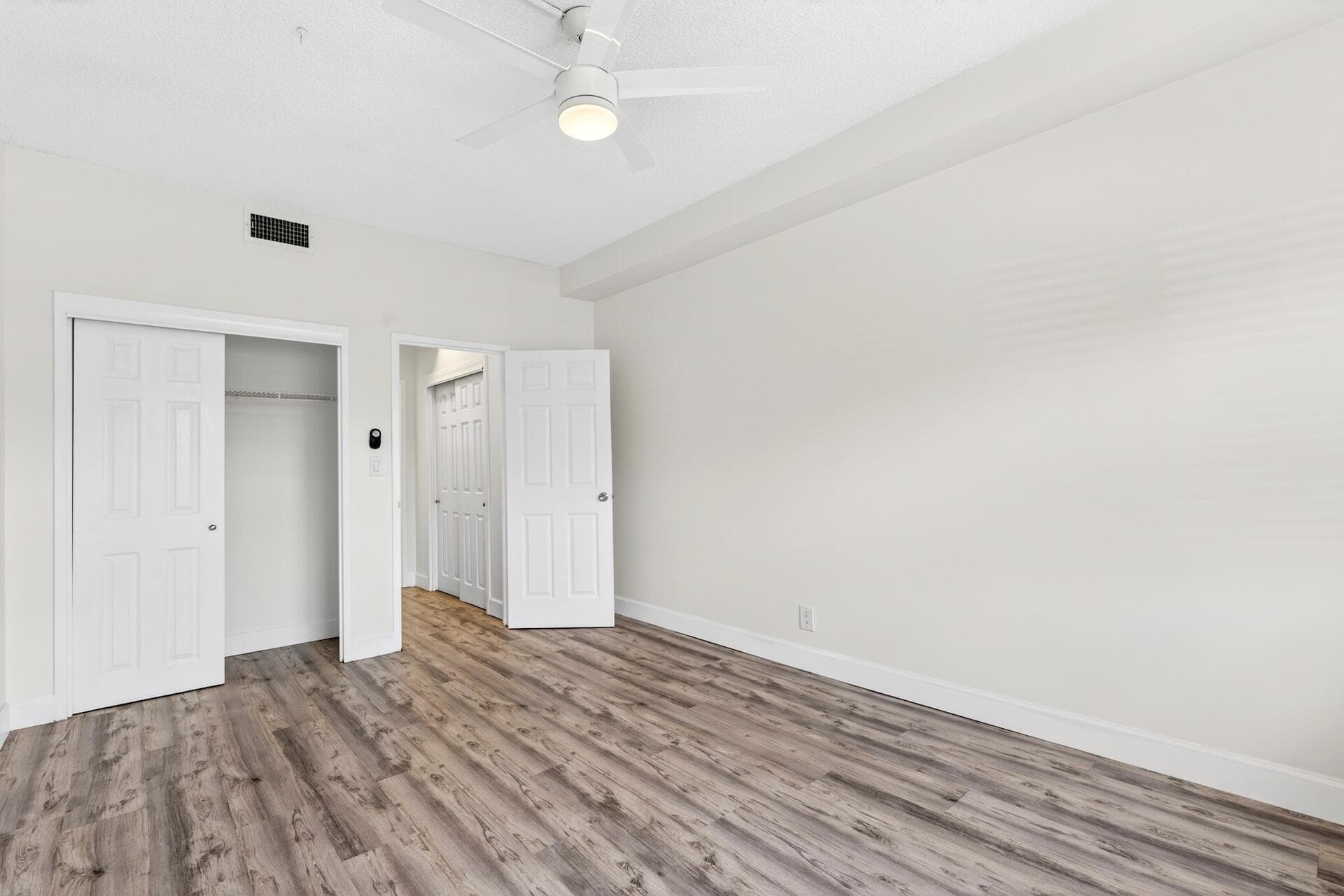 2555 NE 11th Street 104, Fort Lauderdale, FL 33304 — photo 9 of 30