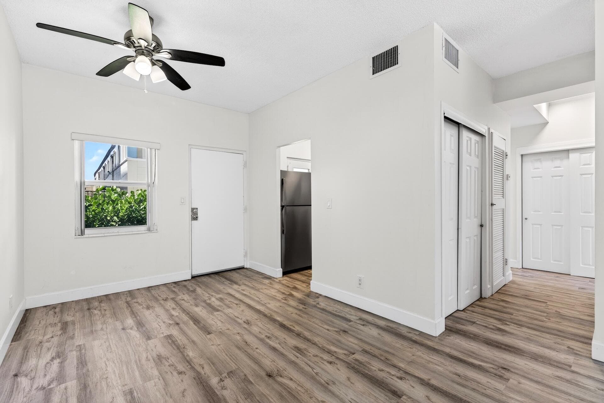 2555 NE 11th Street 104, Fort Lauderdale, FL 33304 — photo 14 of 30