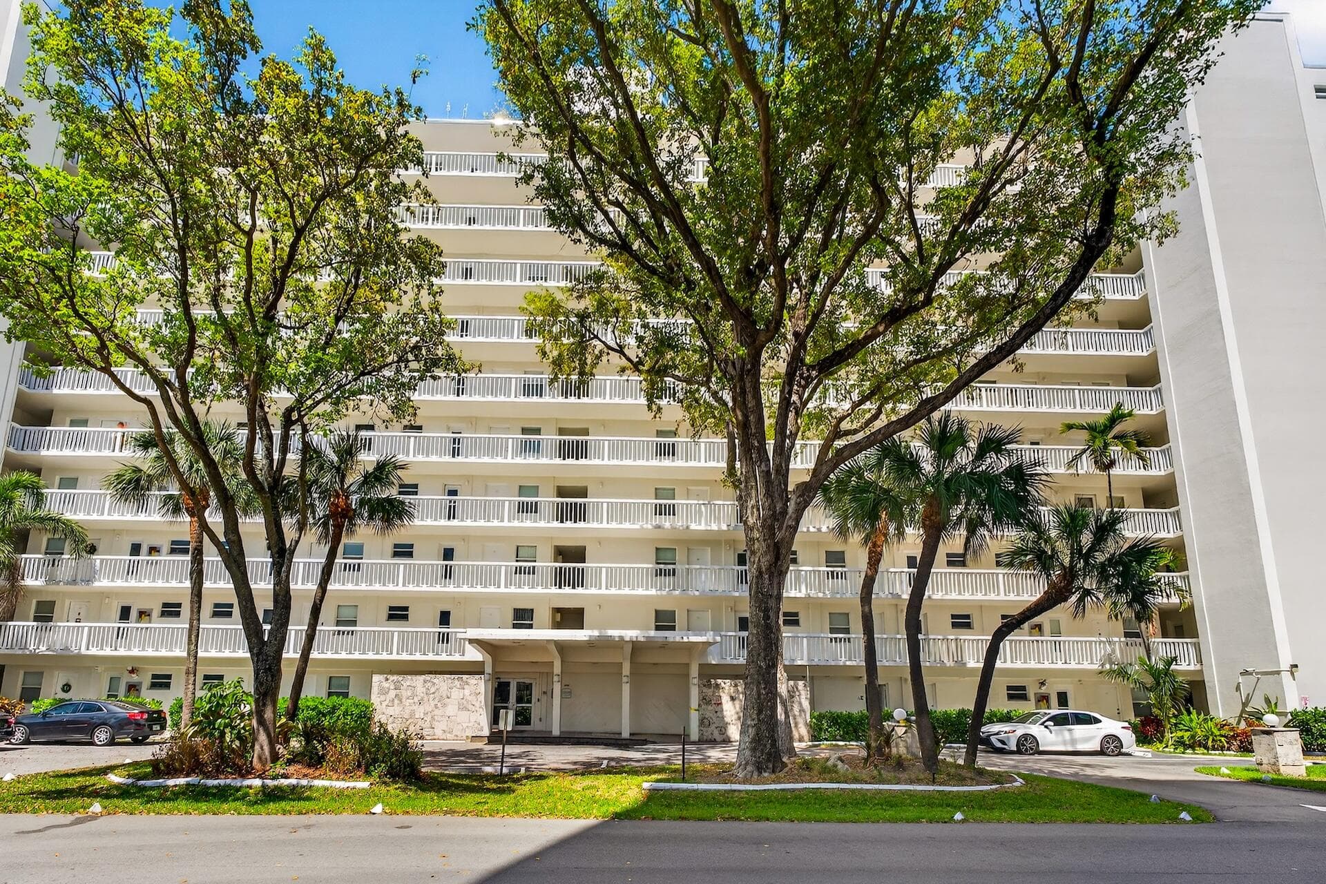 2555 NE 11th Street 104, Fort Lauderdale, FL 33304 — photo 27 of 30