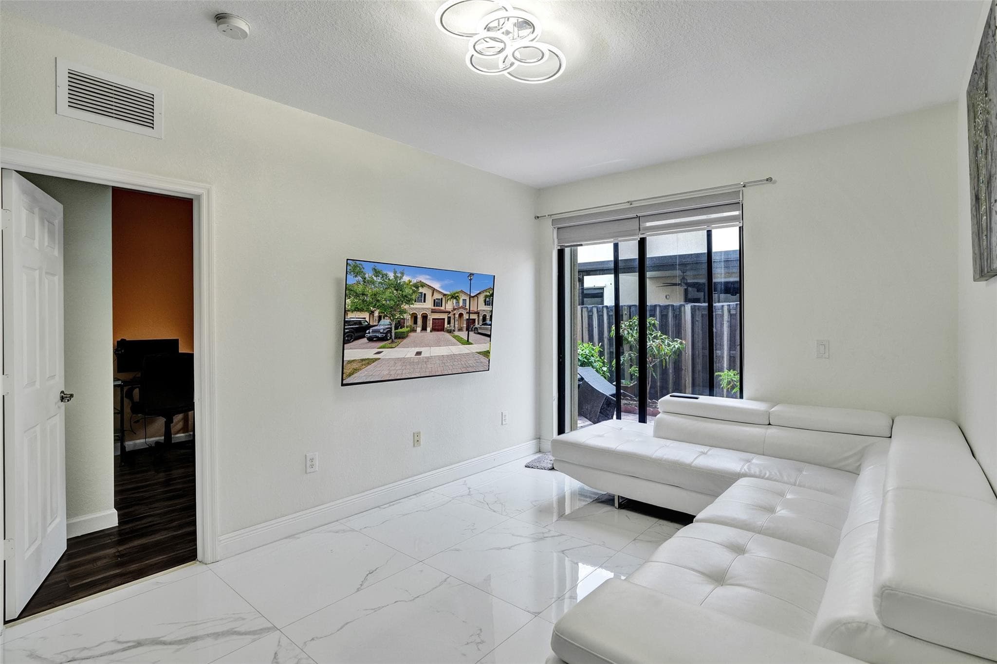 8768 NW 98th Avenue 8768, Doral, FL 33178 — photo 12 of 40