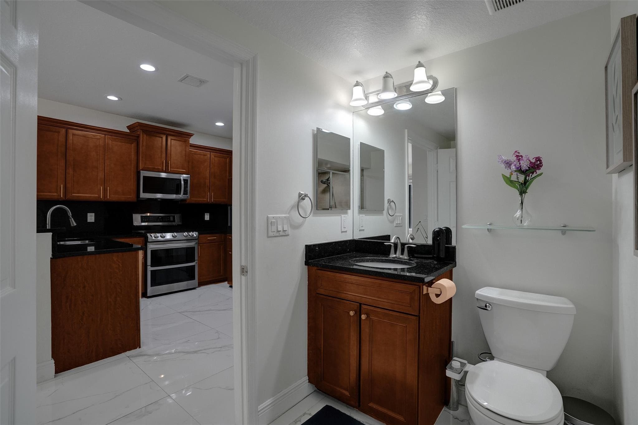 8768 NW 98th Avenue 8768, Doral, FL 33178 — photo 13 of 40