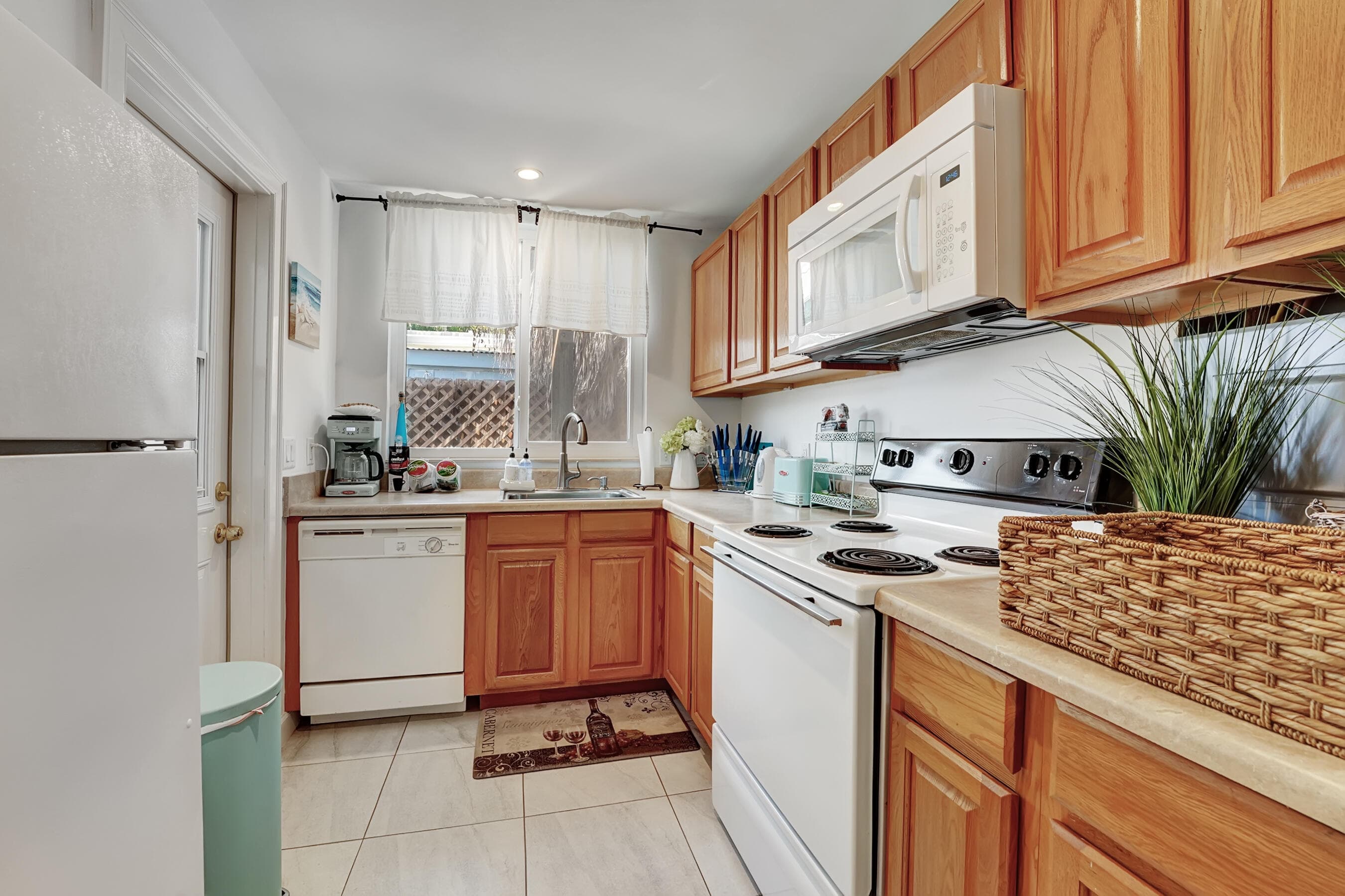 14 South Lane B, Boynton Beach, FL 33435 — photo 10 of 20
