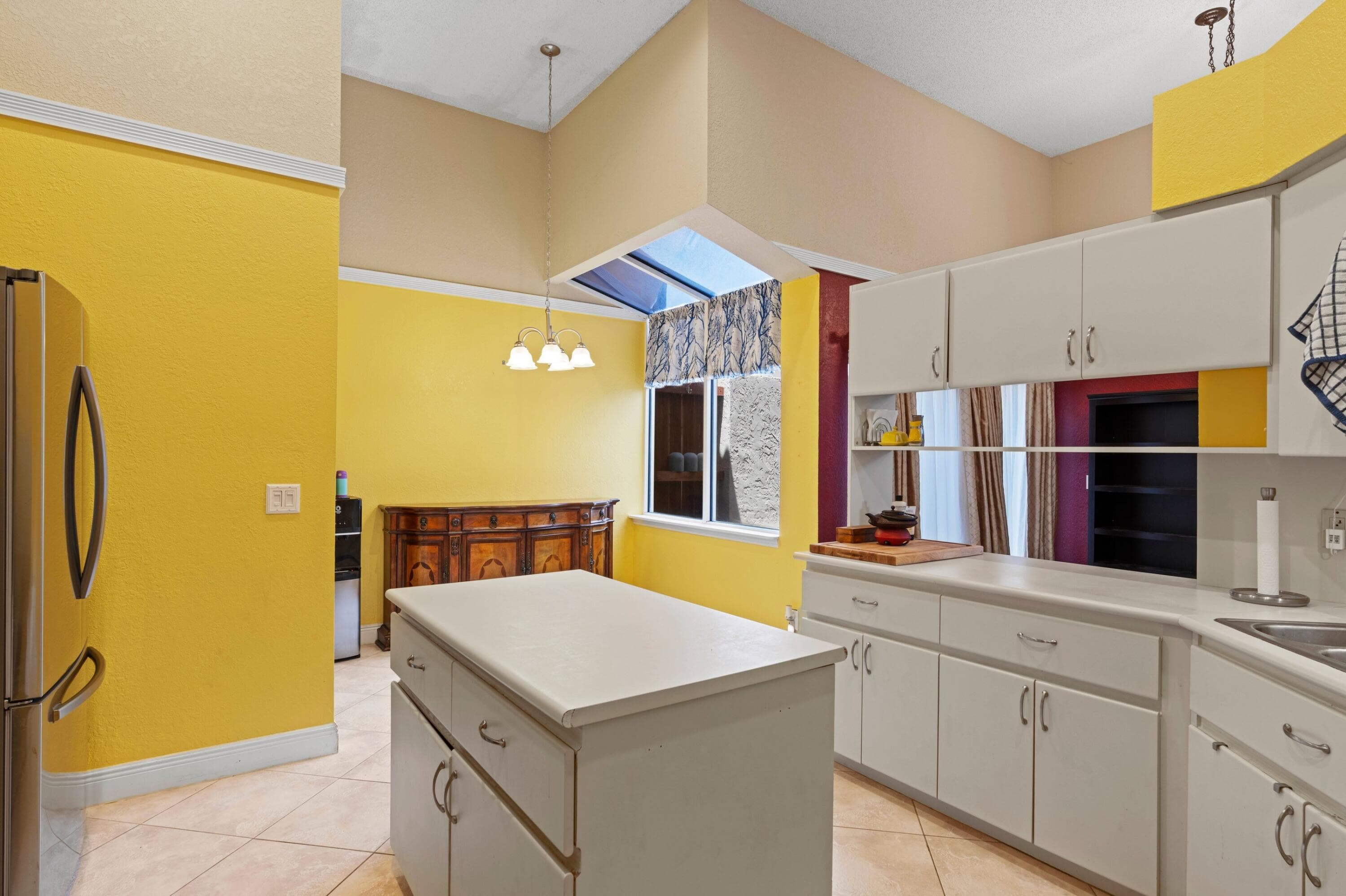 10333 Buena Ventura Drive, Boca Raton, FL 33498 — photo 5 of 31