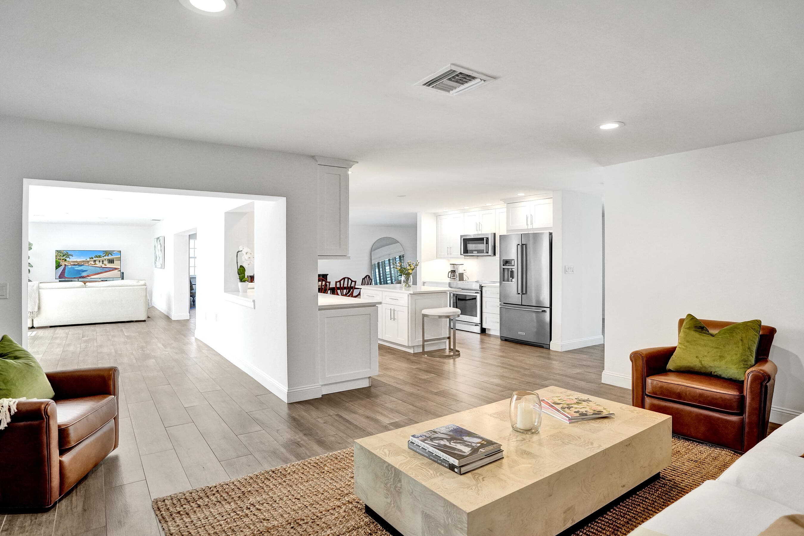 4240 NE 28th Avenue, Fort Lauderdale, FL 33308 — photo 9 of 48