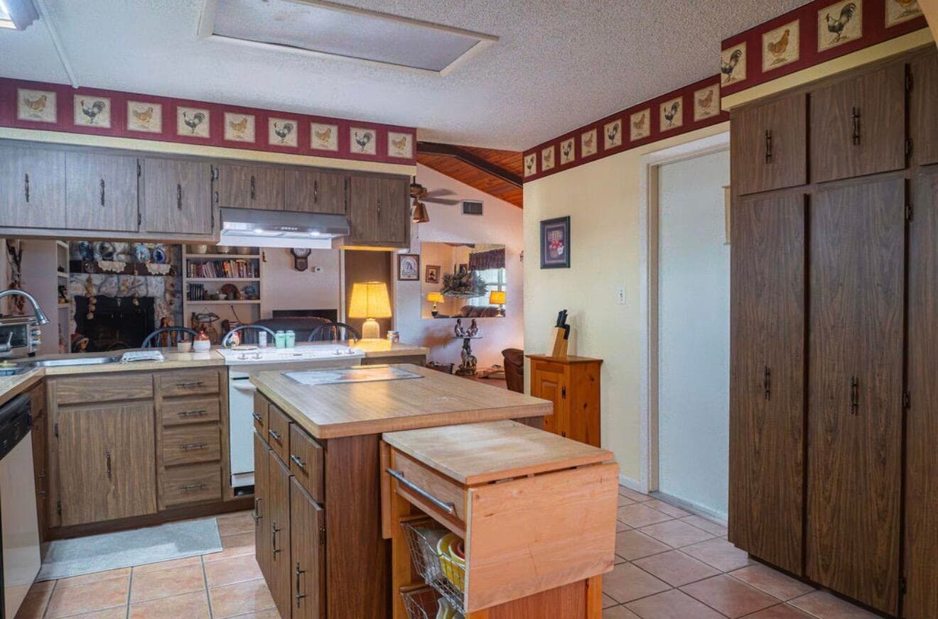 1864 SW 24th Avenue, Okeechobee, FL 34974 — photo 11 of 34
