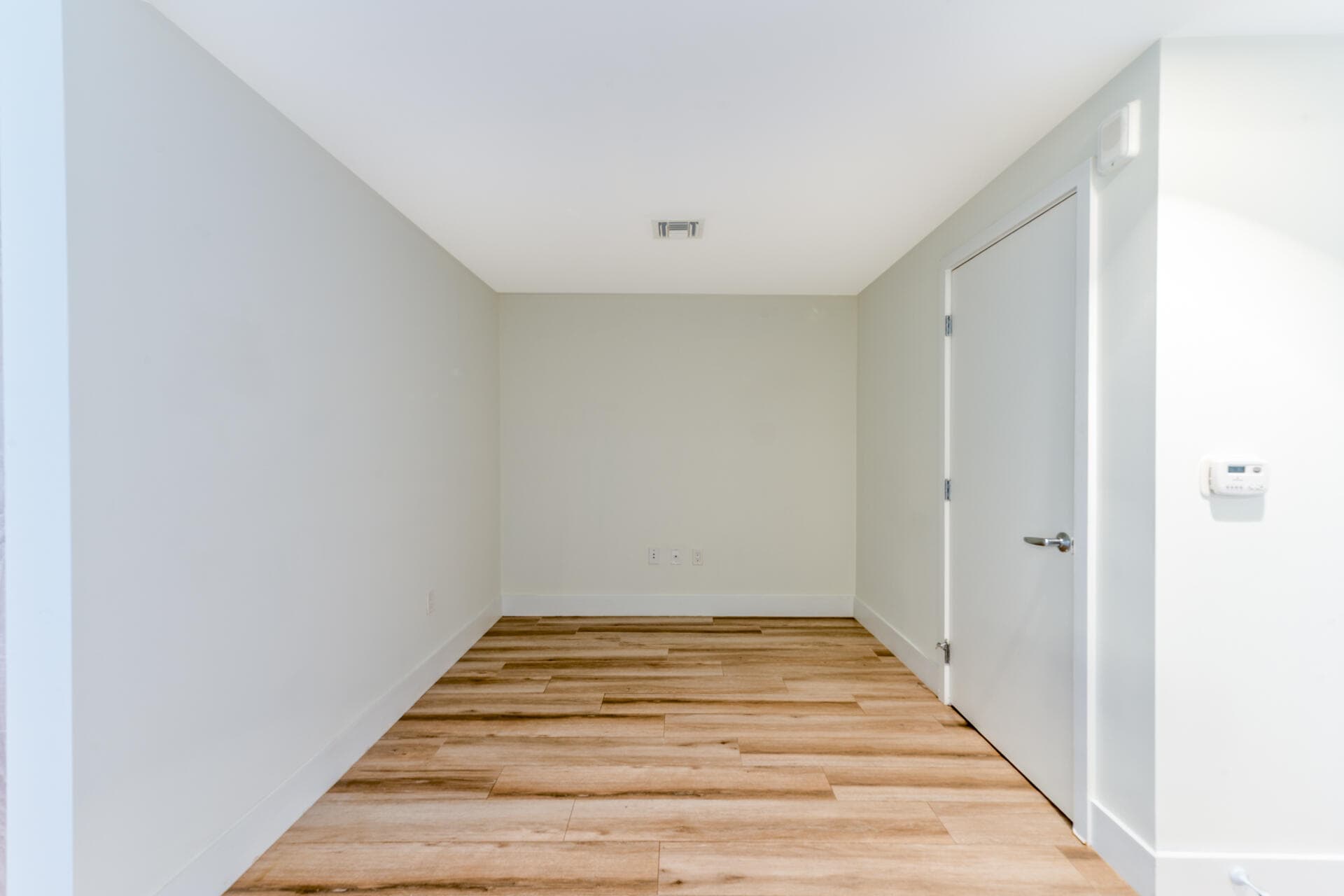 16385 Biscayne Boulevard 2502, North Miami Beach, FL 33160 — photo 13 of 34