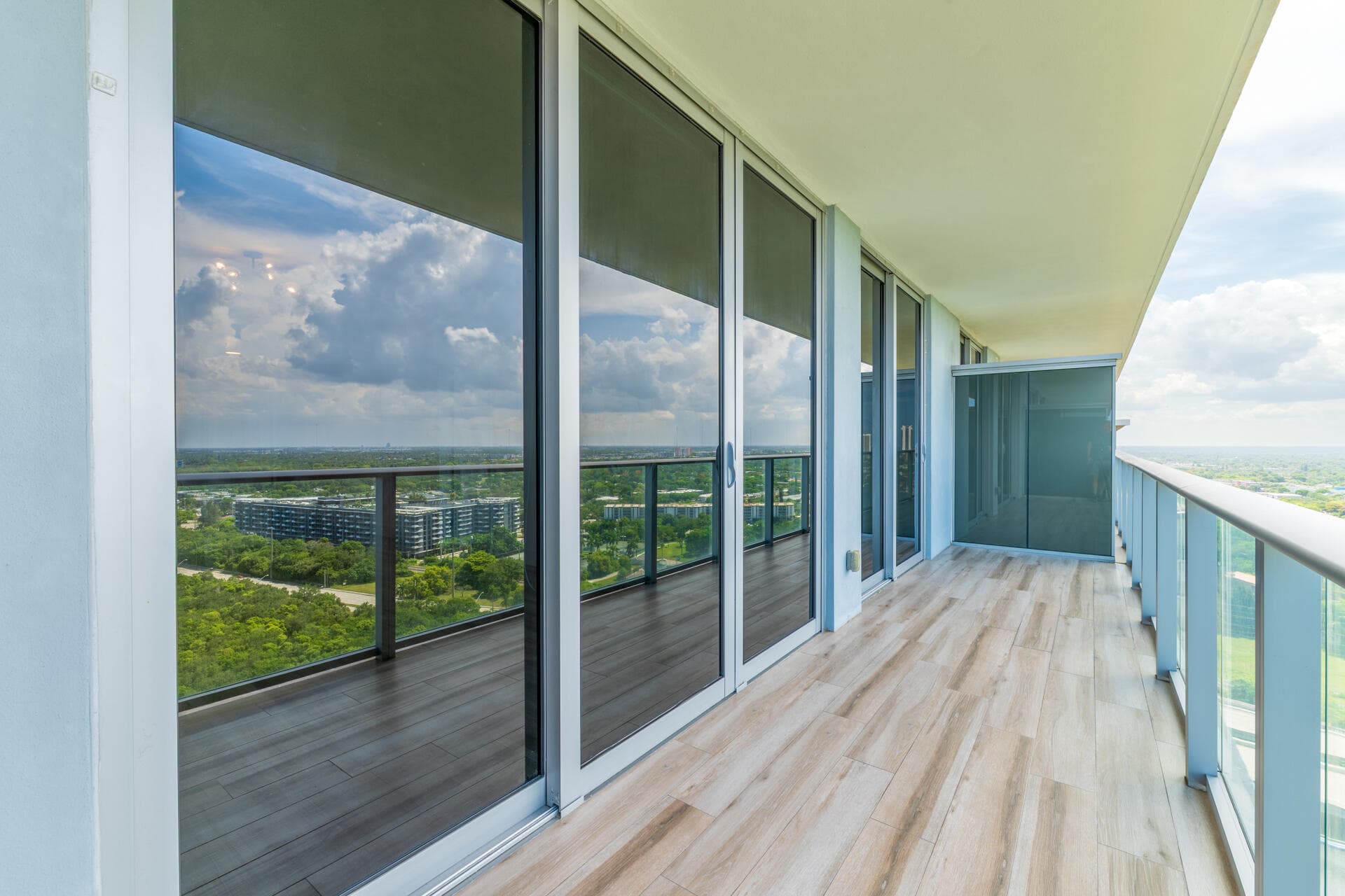 16385 Biscayne Boulevard 2502, North Miami Beach, FL 33160 — photo 9 of 34