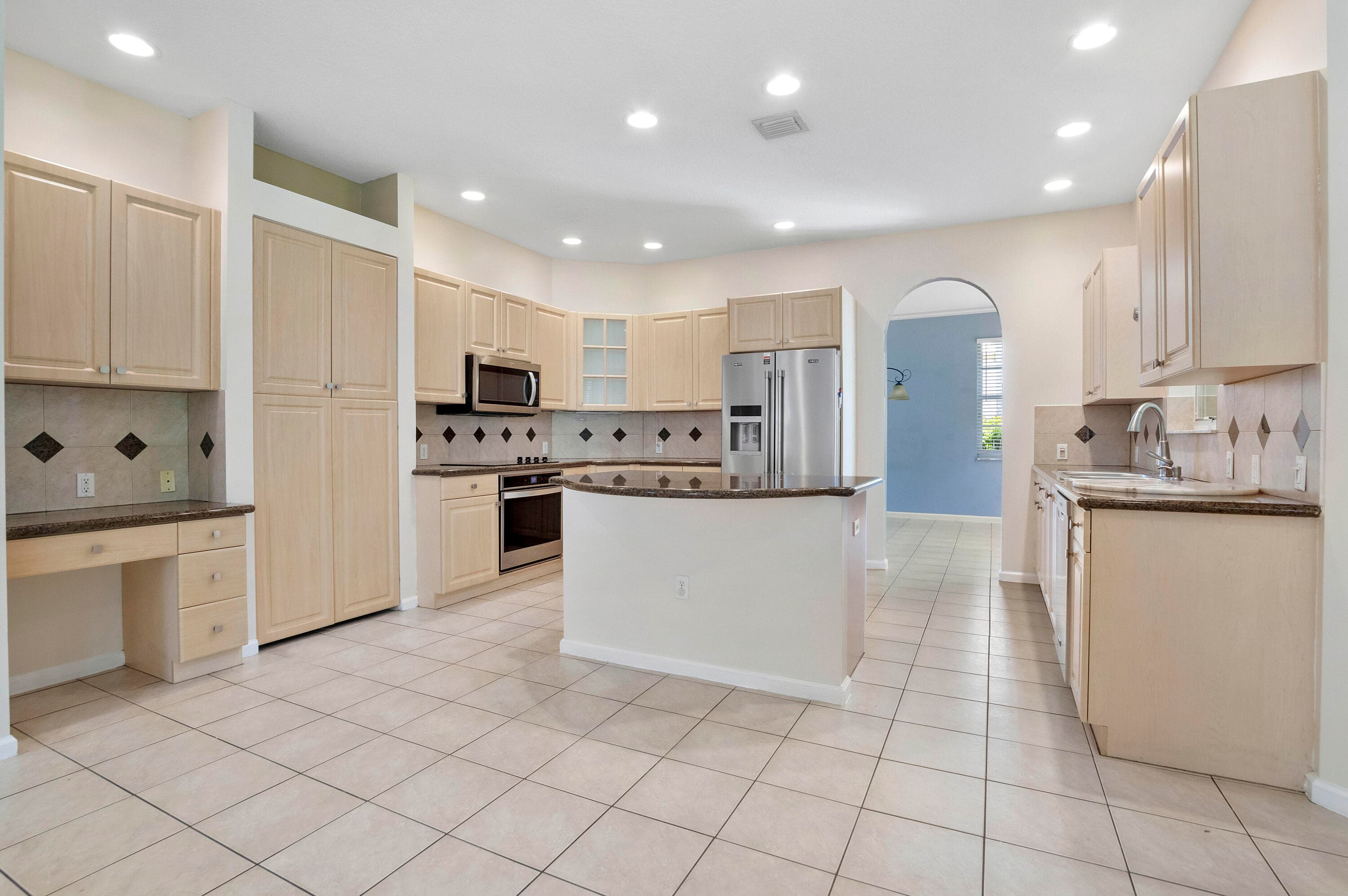 6370 Stonehurst Circle, Lake Worth, FL 33467 — photo 13 of 68