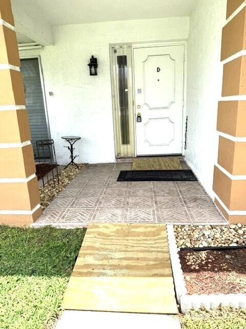 1216 S S Lakes End Drive Apt D, Fort Pierce, FL 34982 — photo 2 of 20