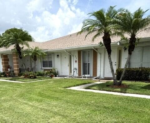 1216 S S Lakes End Drive Apt D, Fort Pierce, FL 34982 — photo