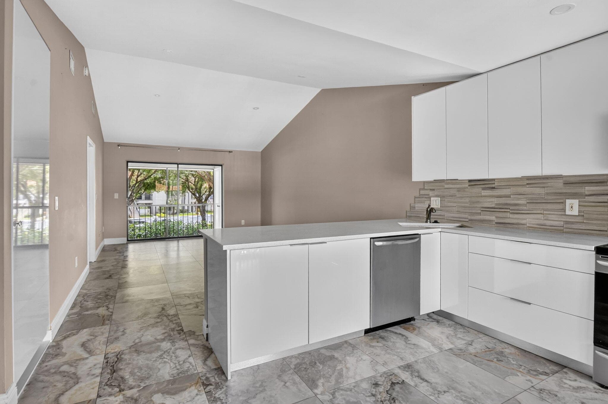 301 Club Circle 208, Boca Raton, FL 33487 — photo 11 of 36