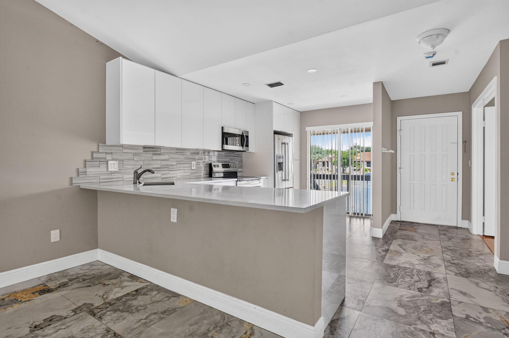 301 Club Circle 208, Boca Raton, FL 33487 — photo