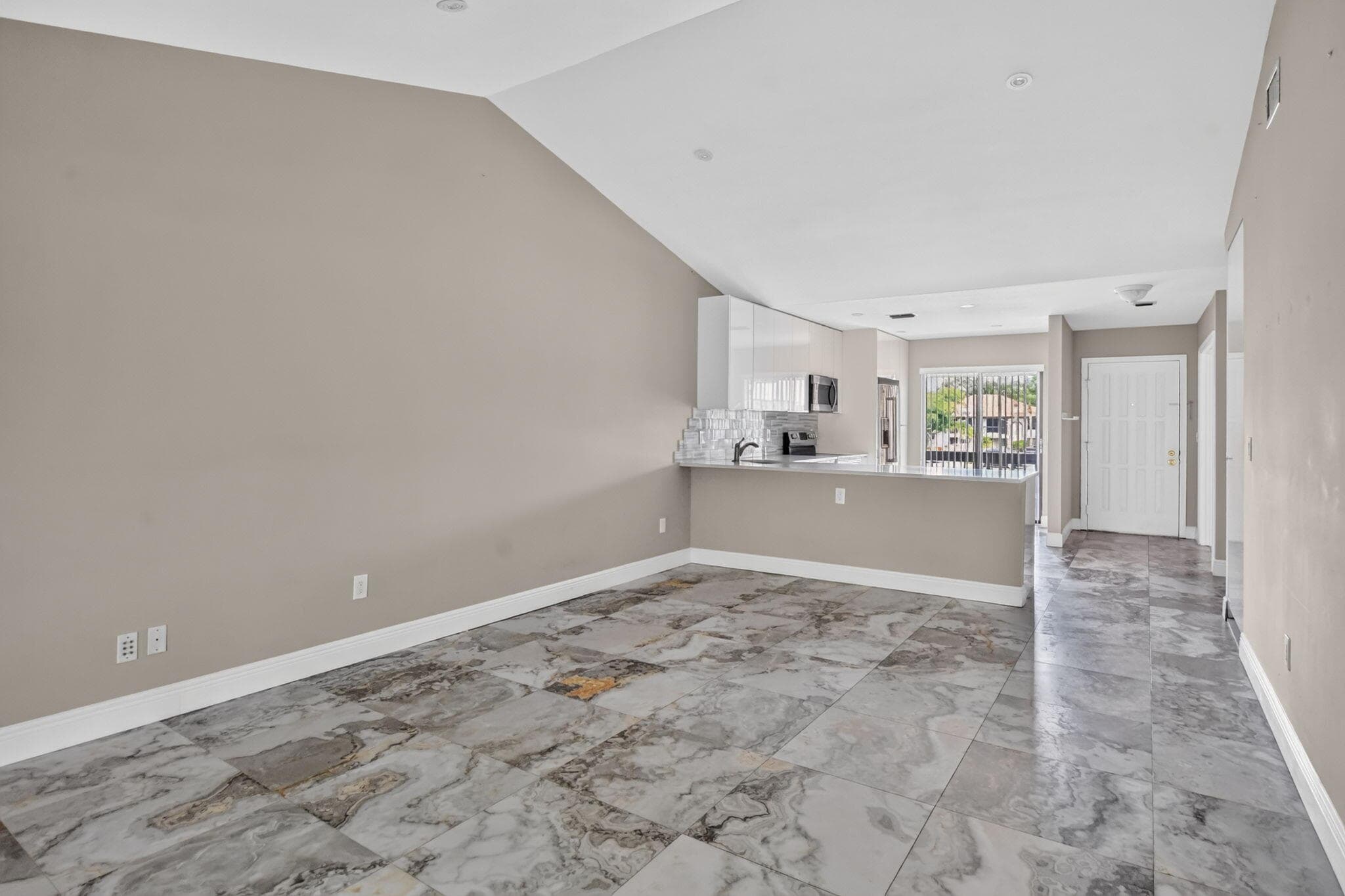301 Club Circle 208, Boca Raton, FL 33487 — photo 15 of 36