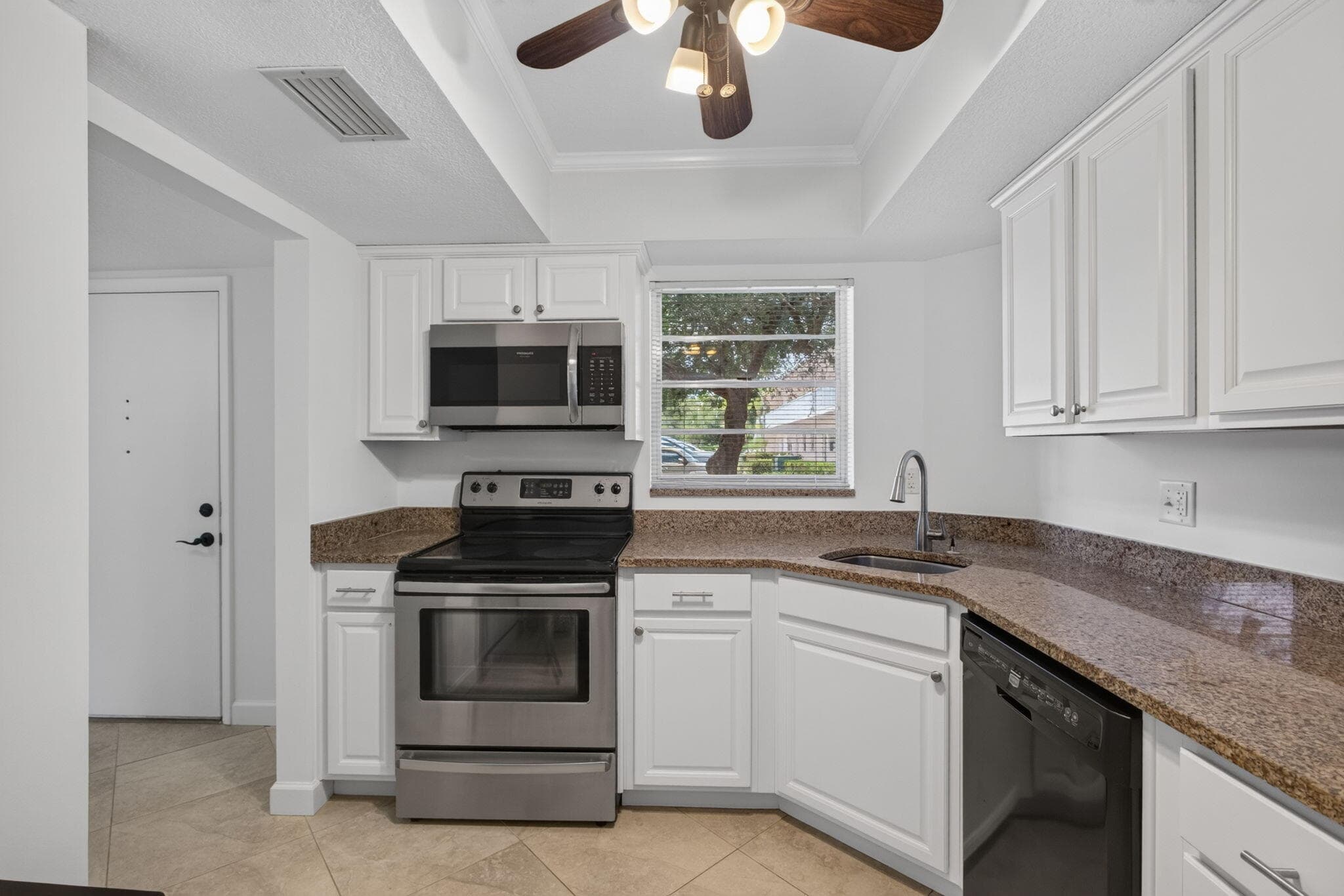 18081 SE Country Club Drive 9-83, Jupiter, FL 33469 — photo 9 of 22