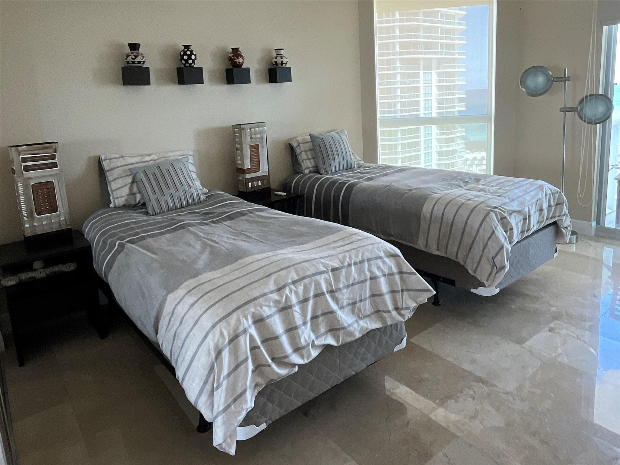16500 Collins Avenue 2052, Sunny Isles Beach, FL 33160 — photo 28 of 33