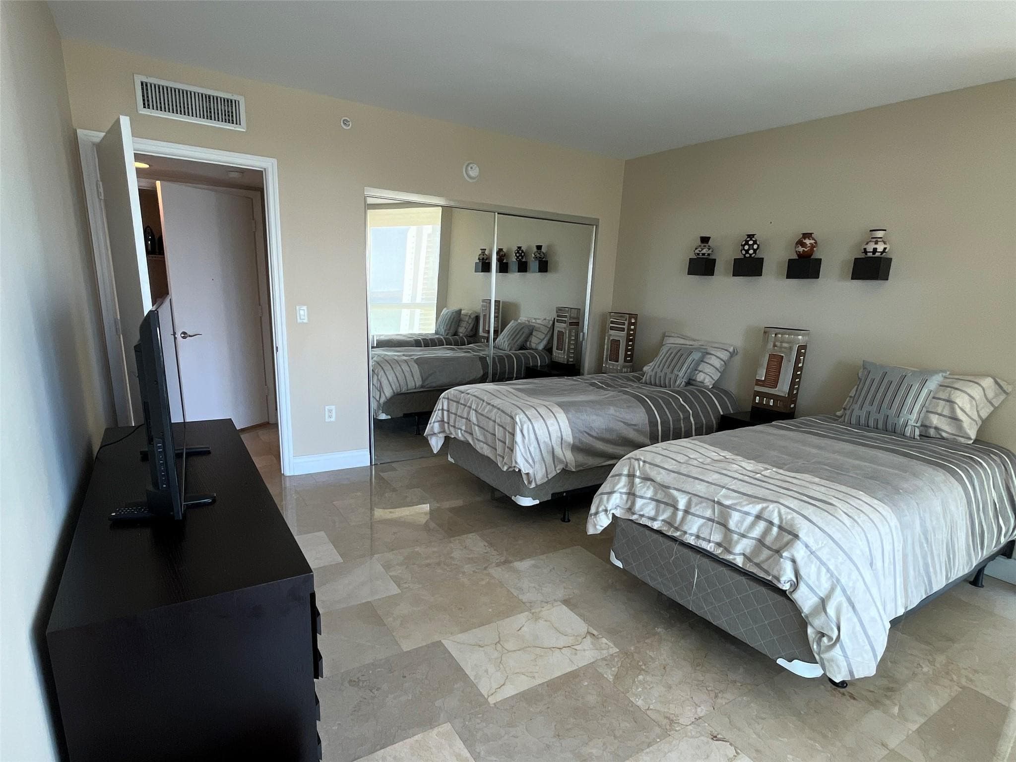 16500 Collins Avenue 2052, Sunny Isles Beach, FL 33160 — photo 30 of 33