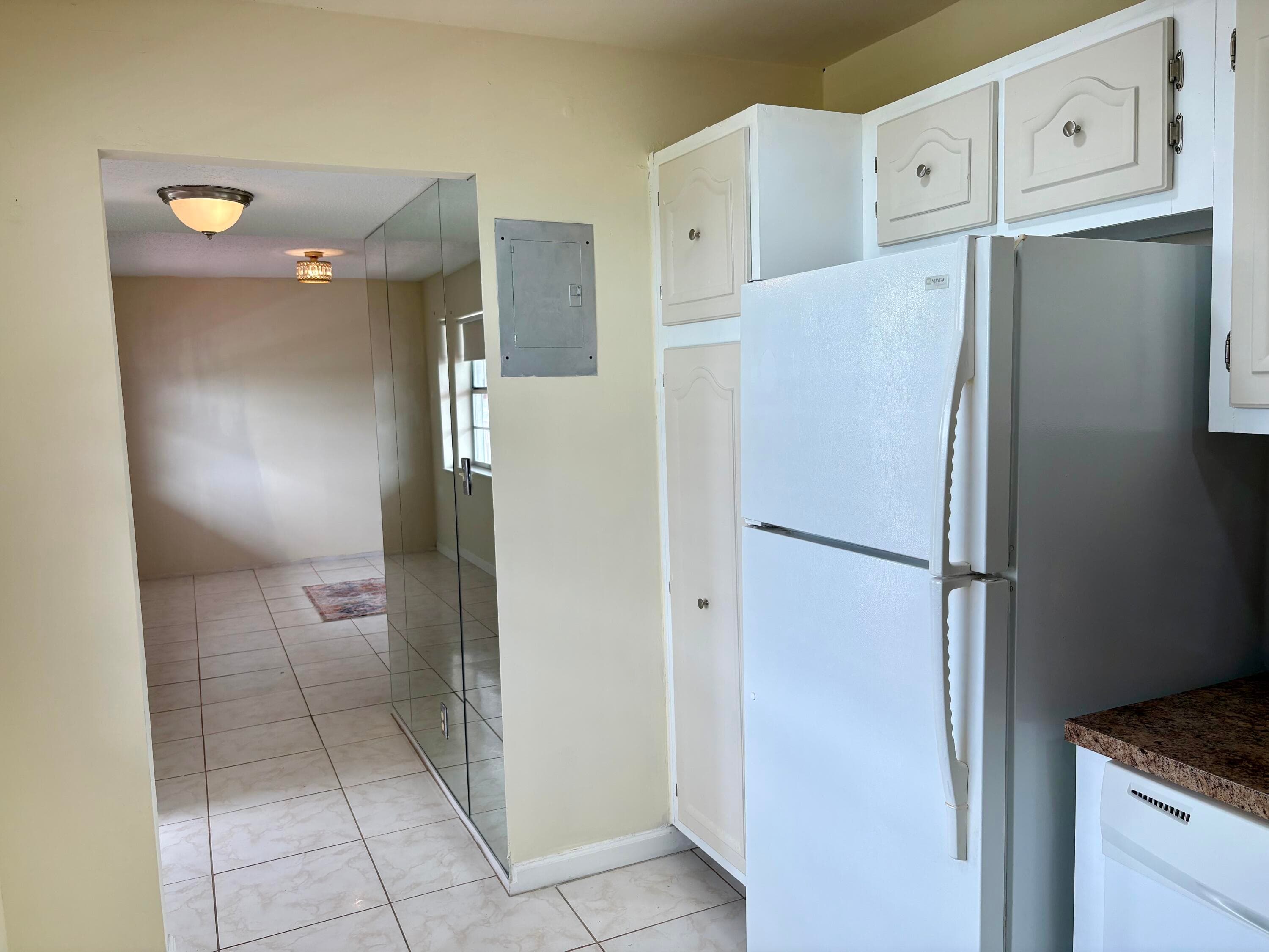 4140 NW 44th Avenue 411, Lauderdale Lakes, FL 33319 — photo 6 of 31