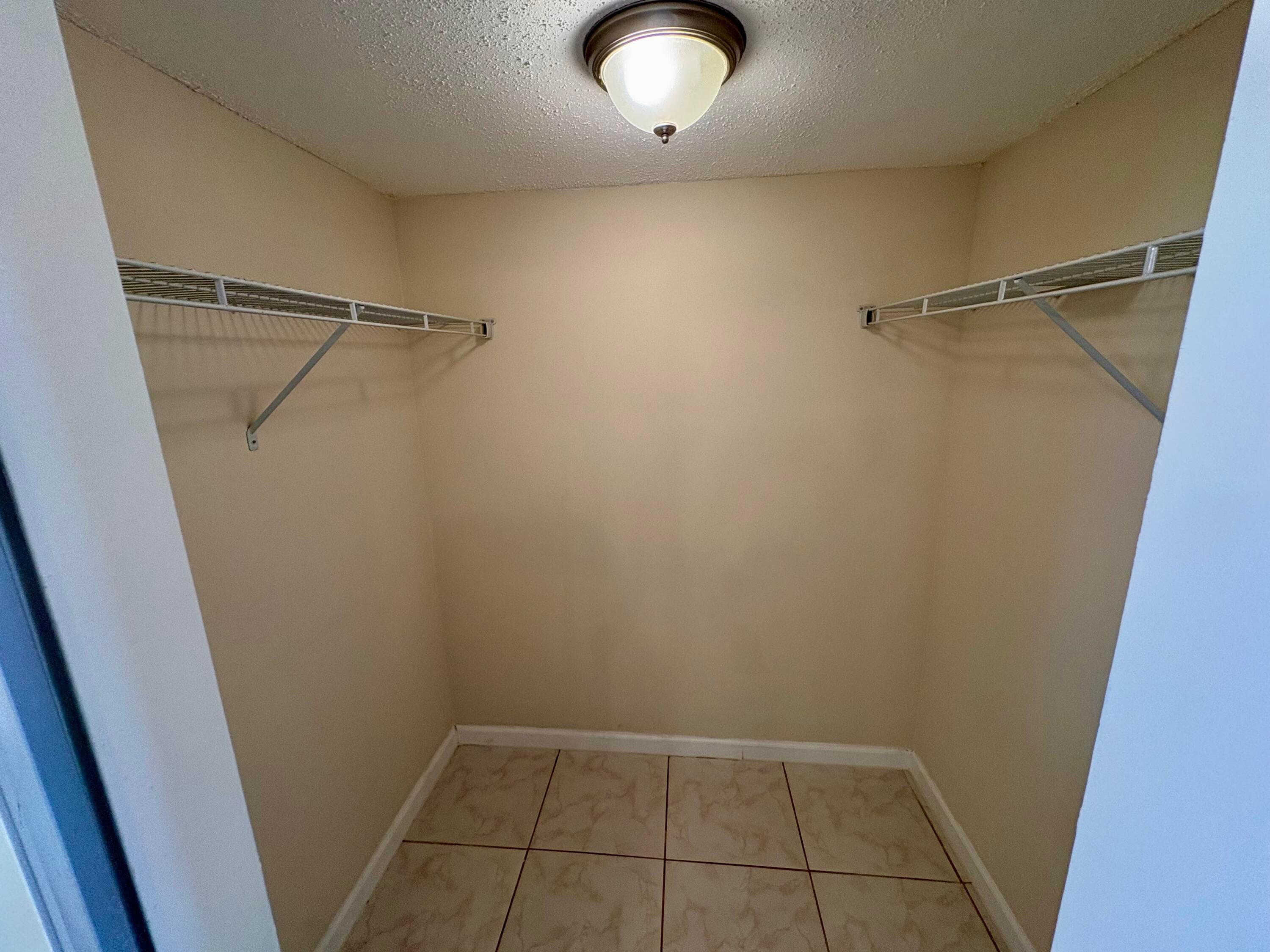 4140 NW 44th Avenue 411, Lauderdale Lakes, FL 33319 — photo 18 of 31