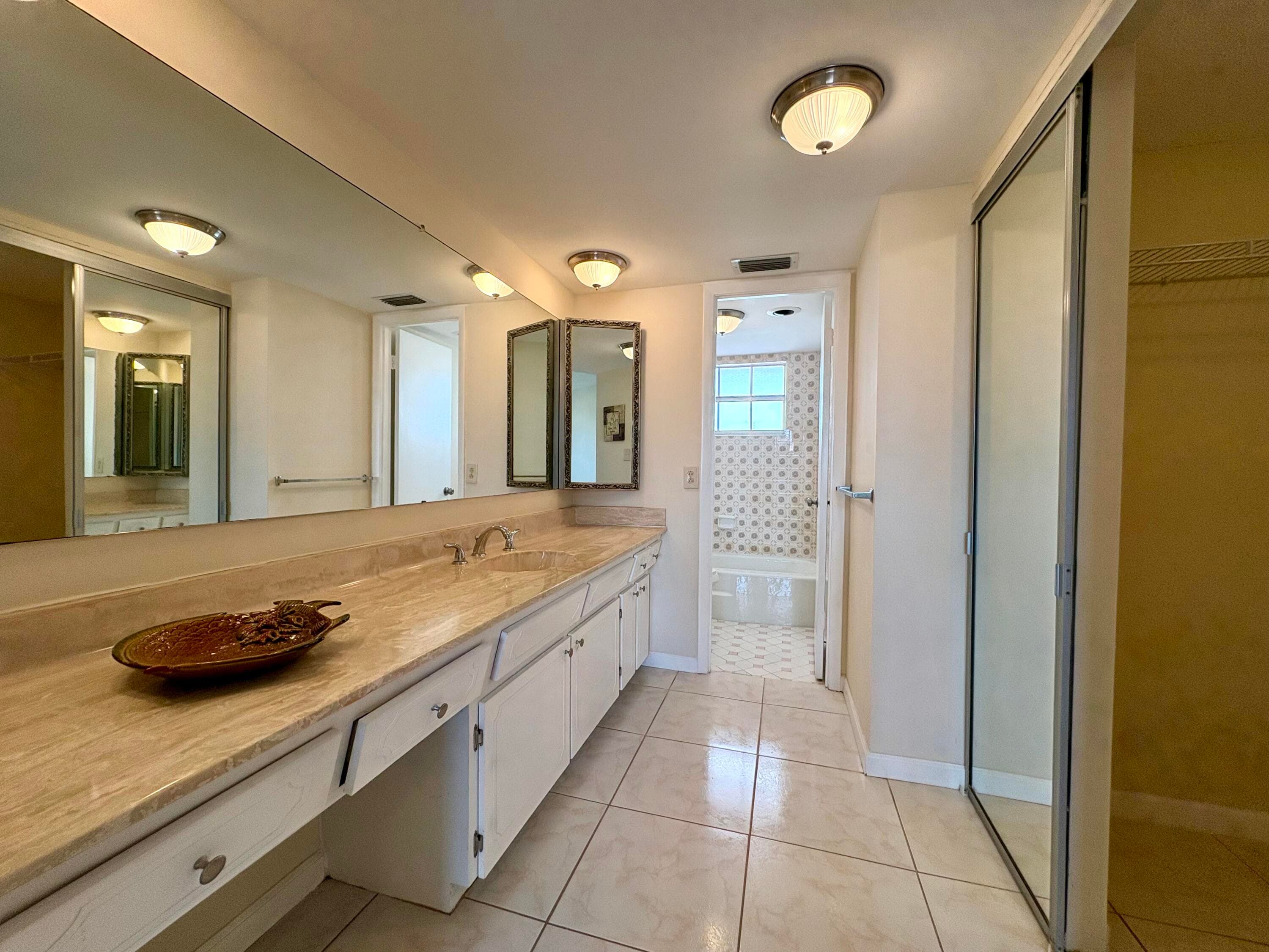 4140 NW 44th Avenue 411, Lauderdale Lakes, FL 33319 — photo 16 of 31