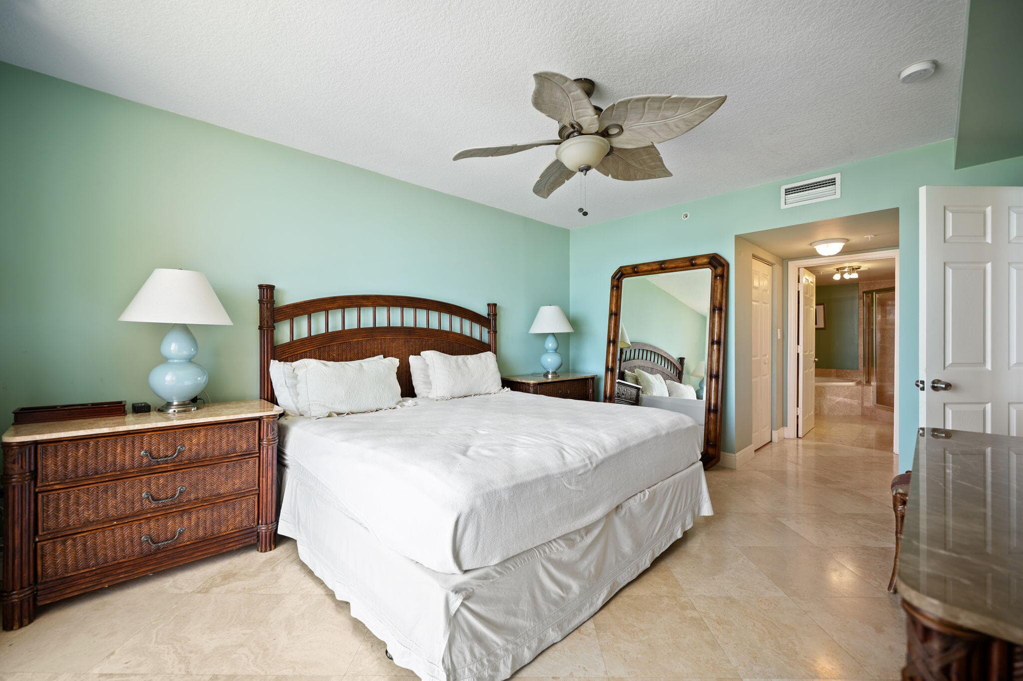 2011 N Ocean Boulevard 1606, Fort Lauderdale, FL 33305 — photo 16 of 35