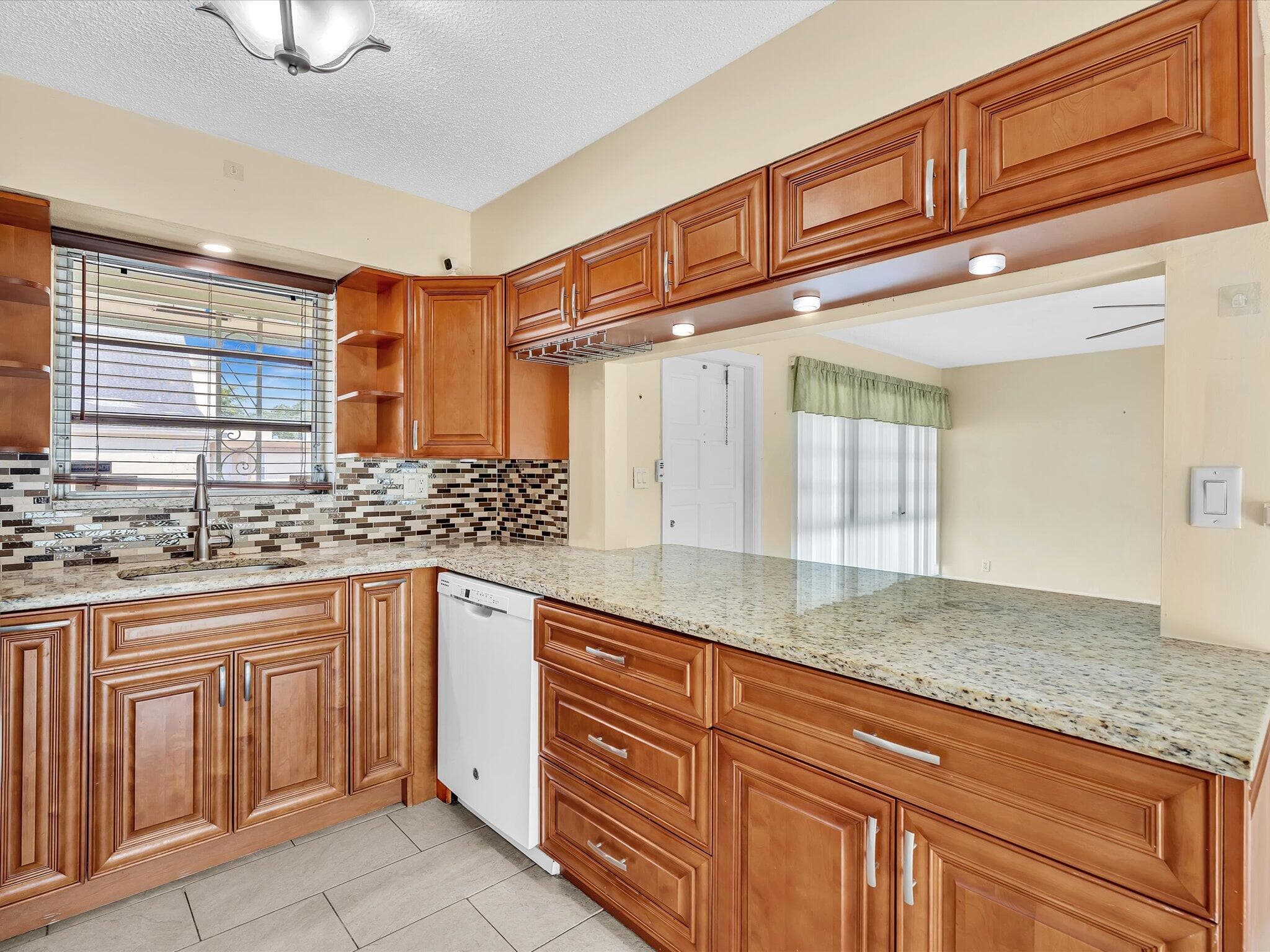 4041 NE 18th Terrace, Pompano Beach, FL 33064 — photo 22 of 55