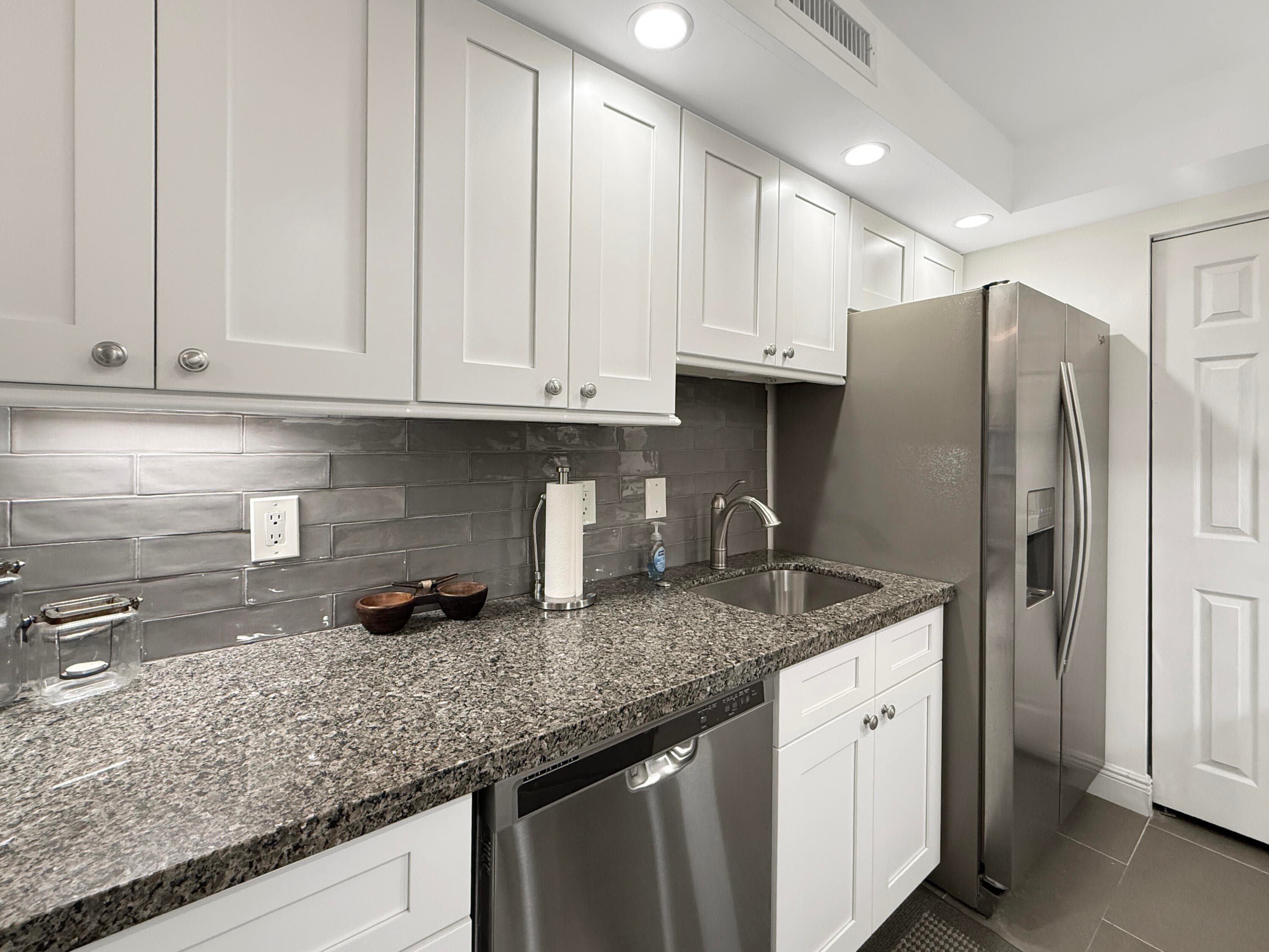 3000 N Ocean Drive 17 B, Singer Island, FL 33404 — photo 10 of 52