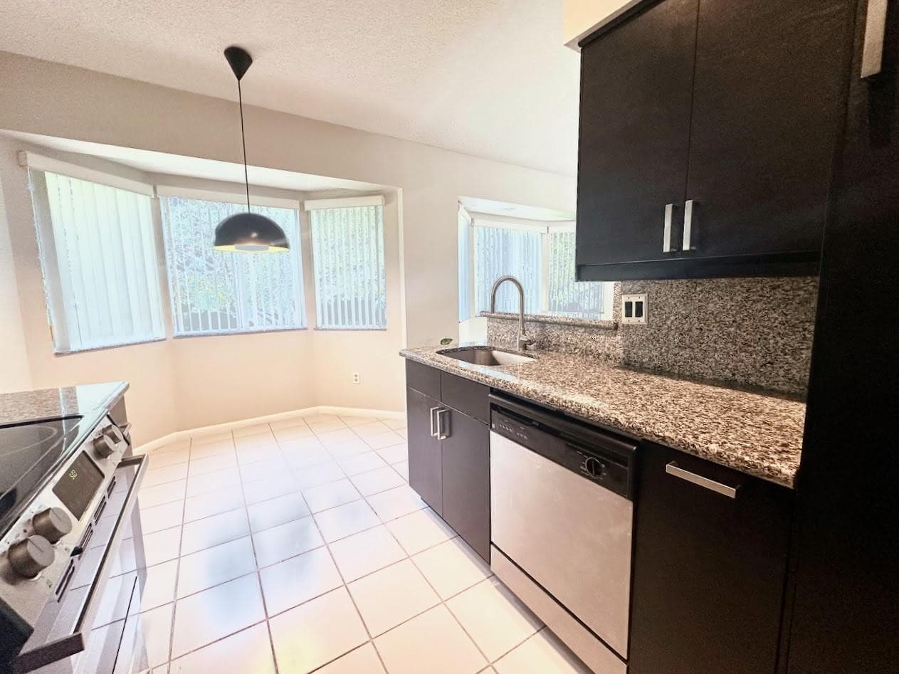 9202 NW 9th Court, Plantation, FL 33324 — photo 11 of 24