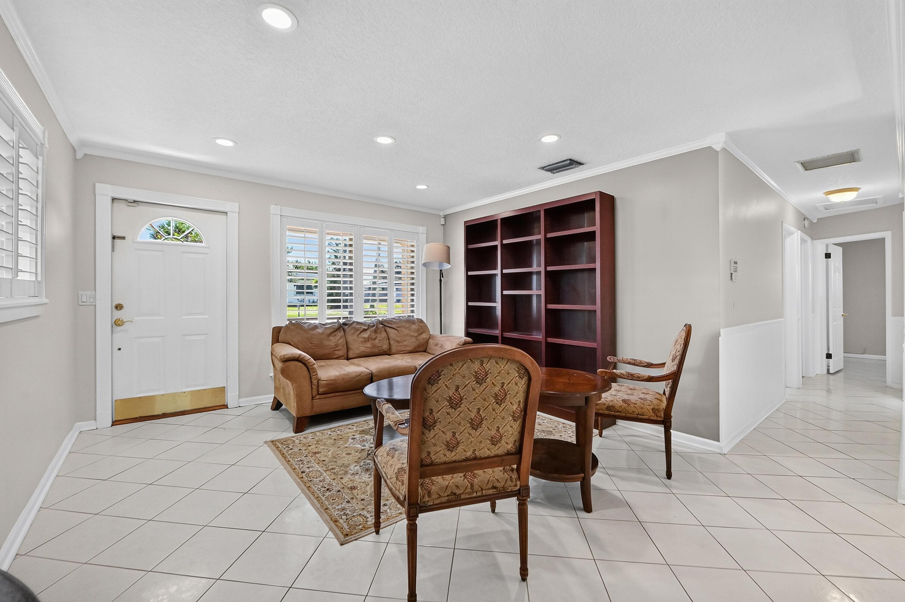 313 Poe Drive, Palm Springs, FL 33461 — photo 6 of 36
