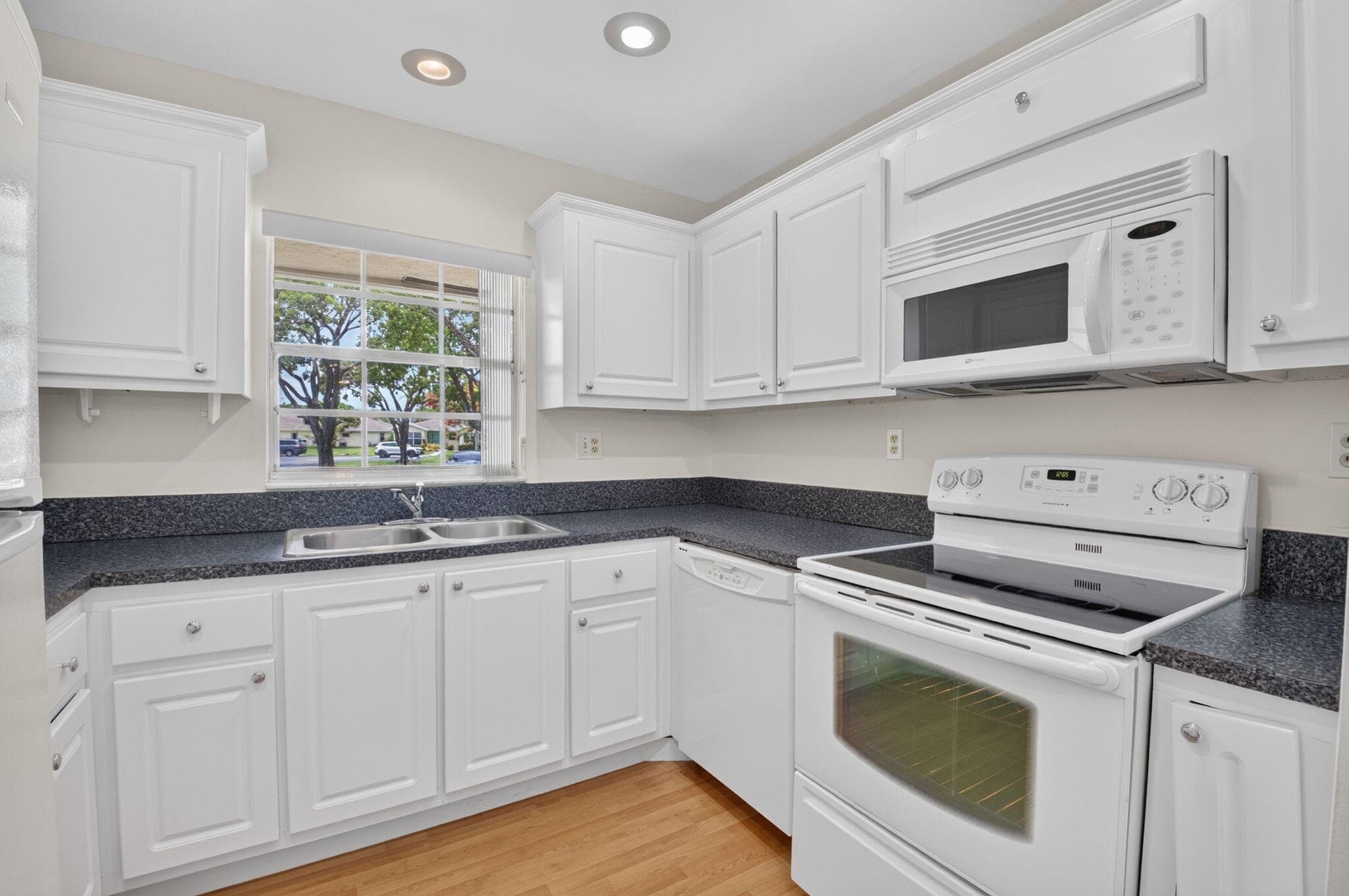5114 Lakefront Boulevard, Delray Beach, FL 33484 — photo 15 of 47