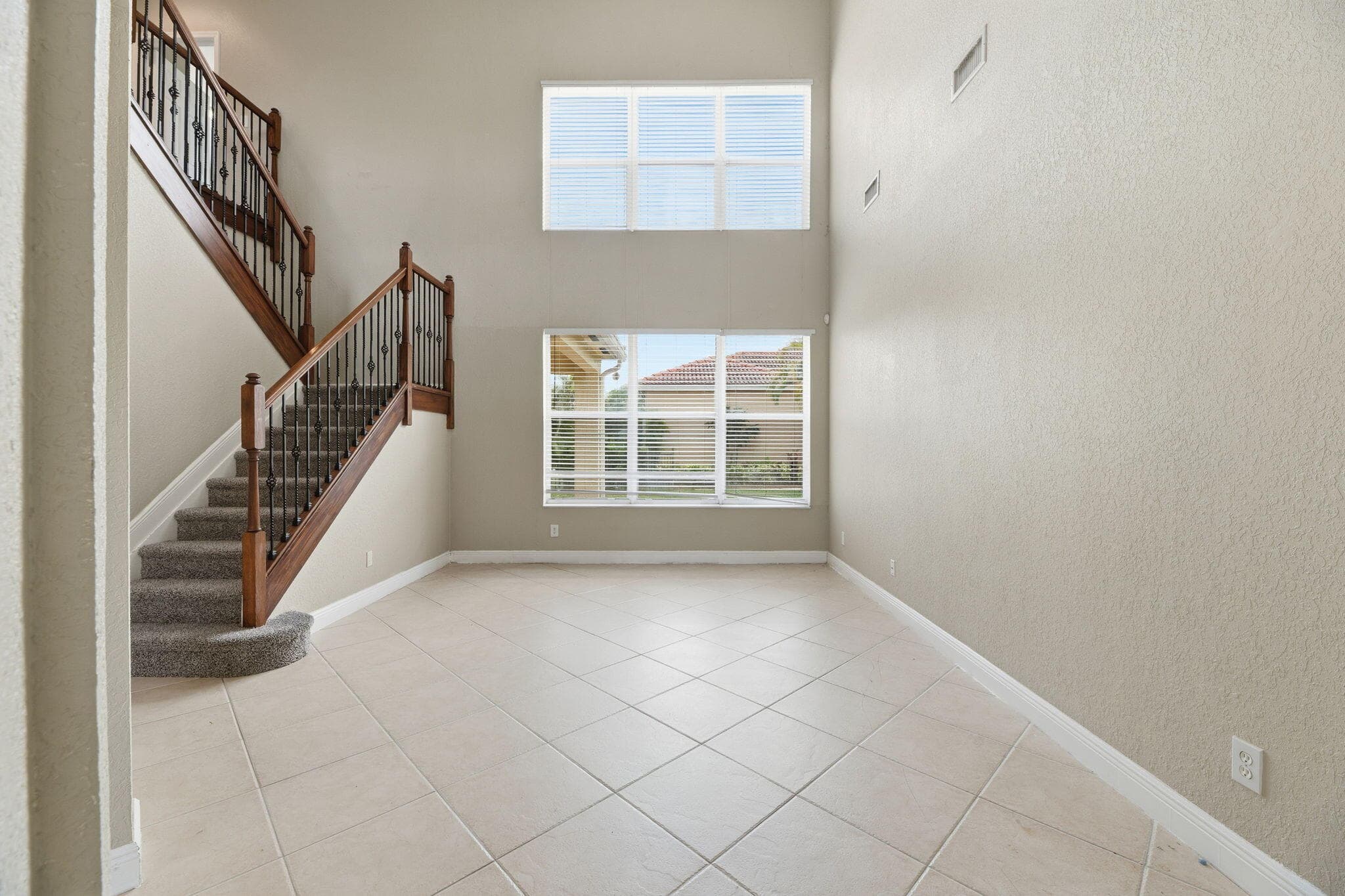 126 Magnolia Way, Jupiter, FL 33469 — photo 8 of 37