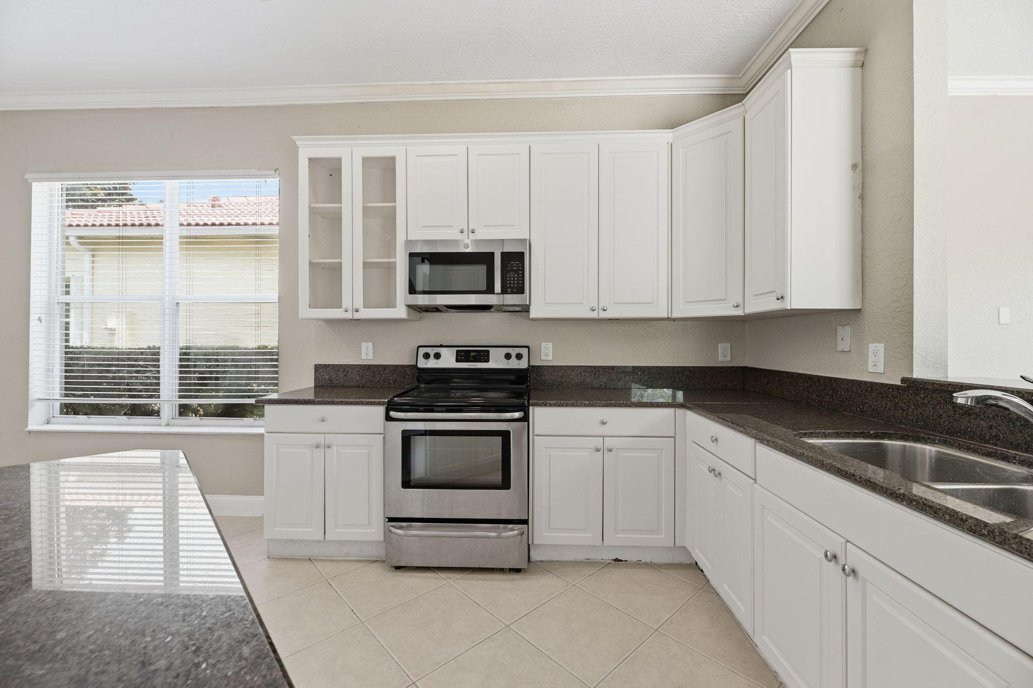 126 Magnolia Way, Jupiter, FL 33469 — photo 13 of 37