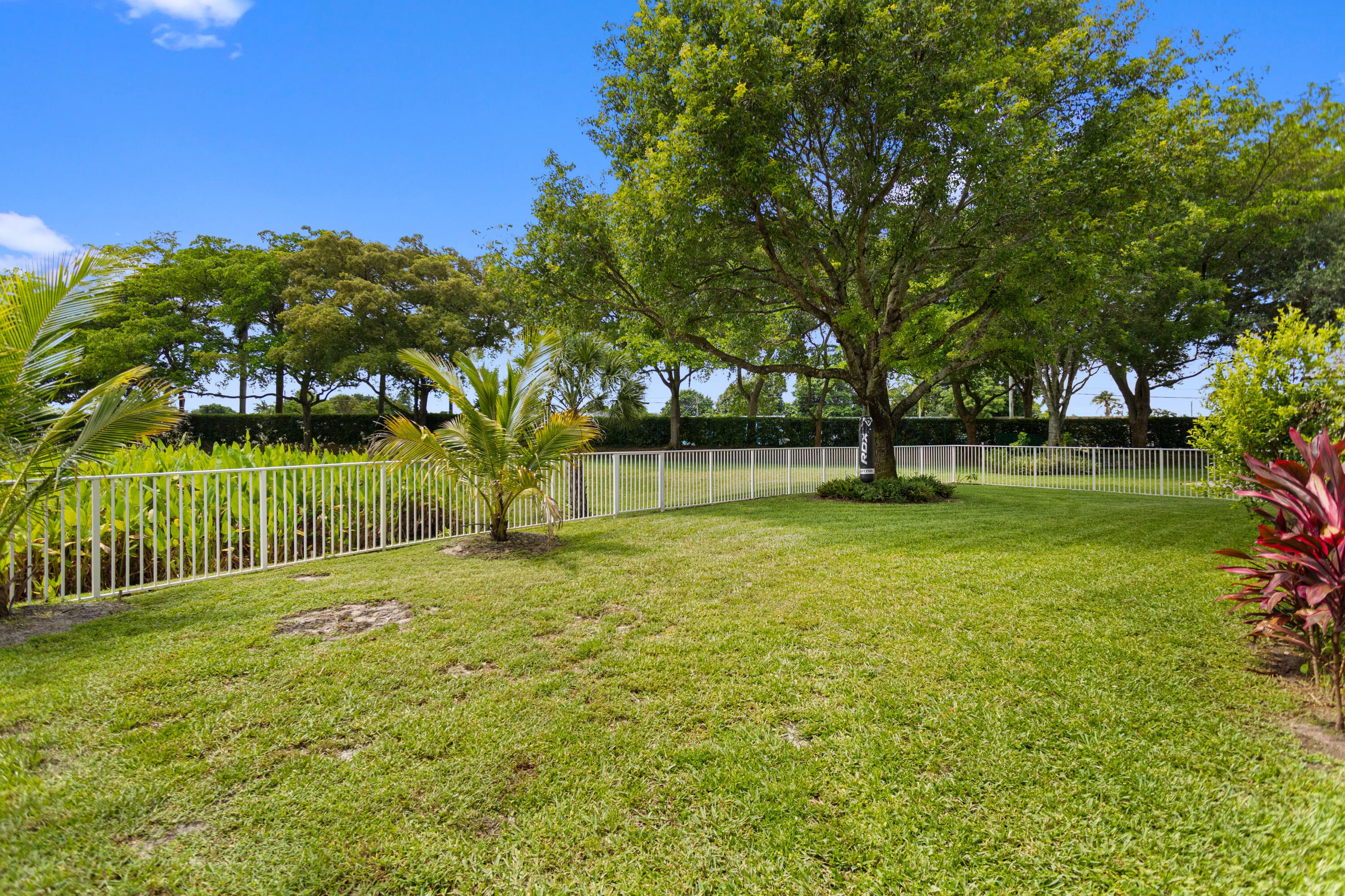 1753 NW 74th Way, Pembroke Pines, FL 33024 — photo 22 of 38