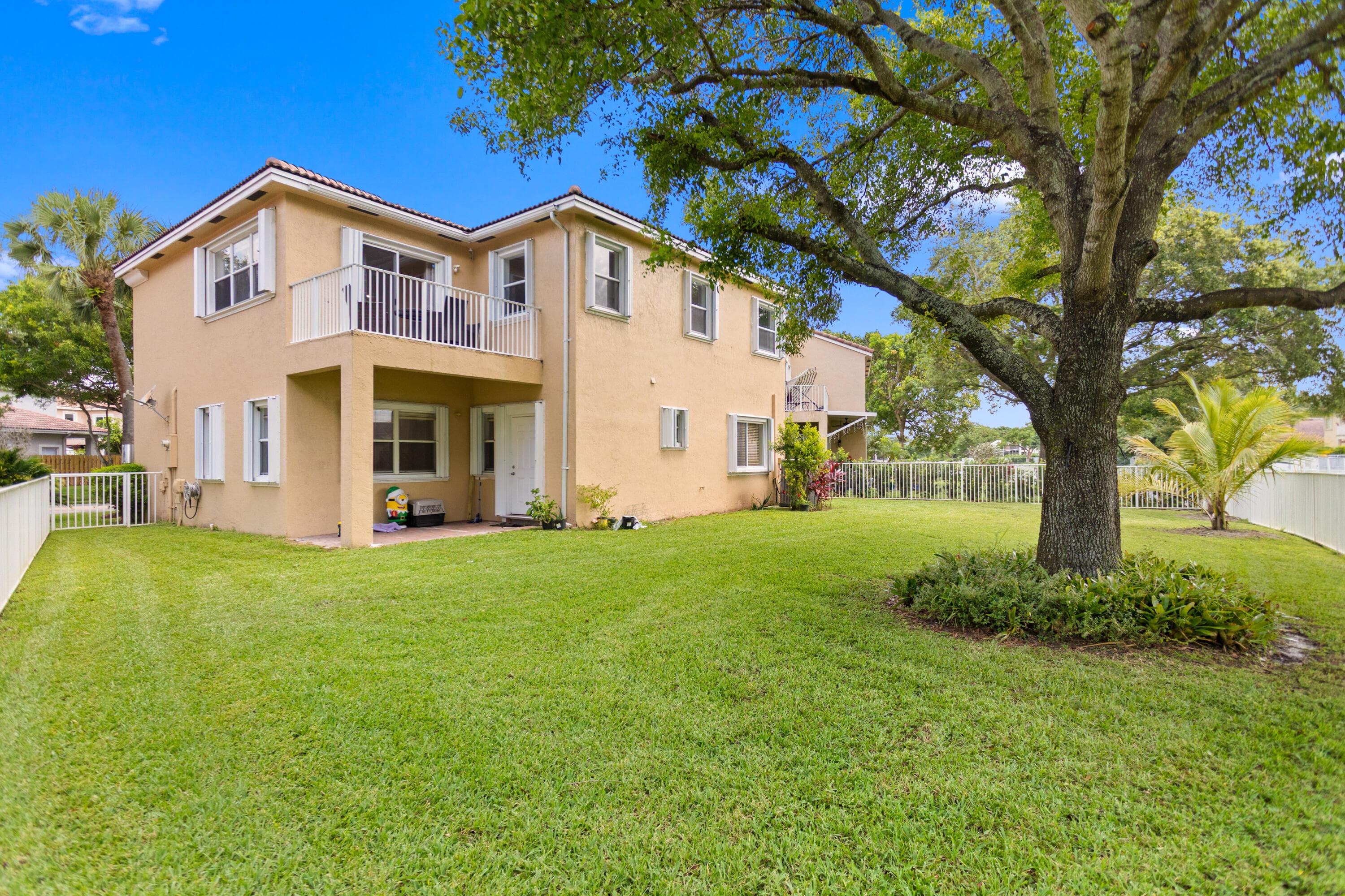 1753 NW 74th Way, Pembroke Pines, FL 33024 — photo 25 of 38