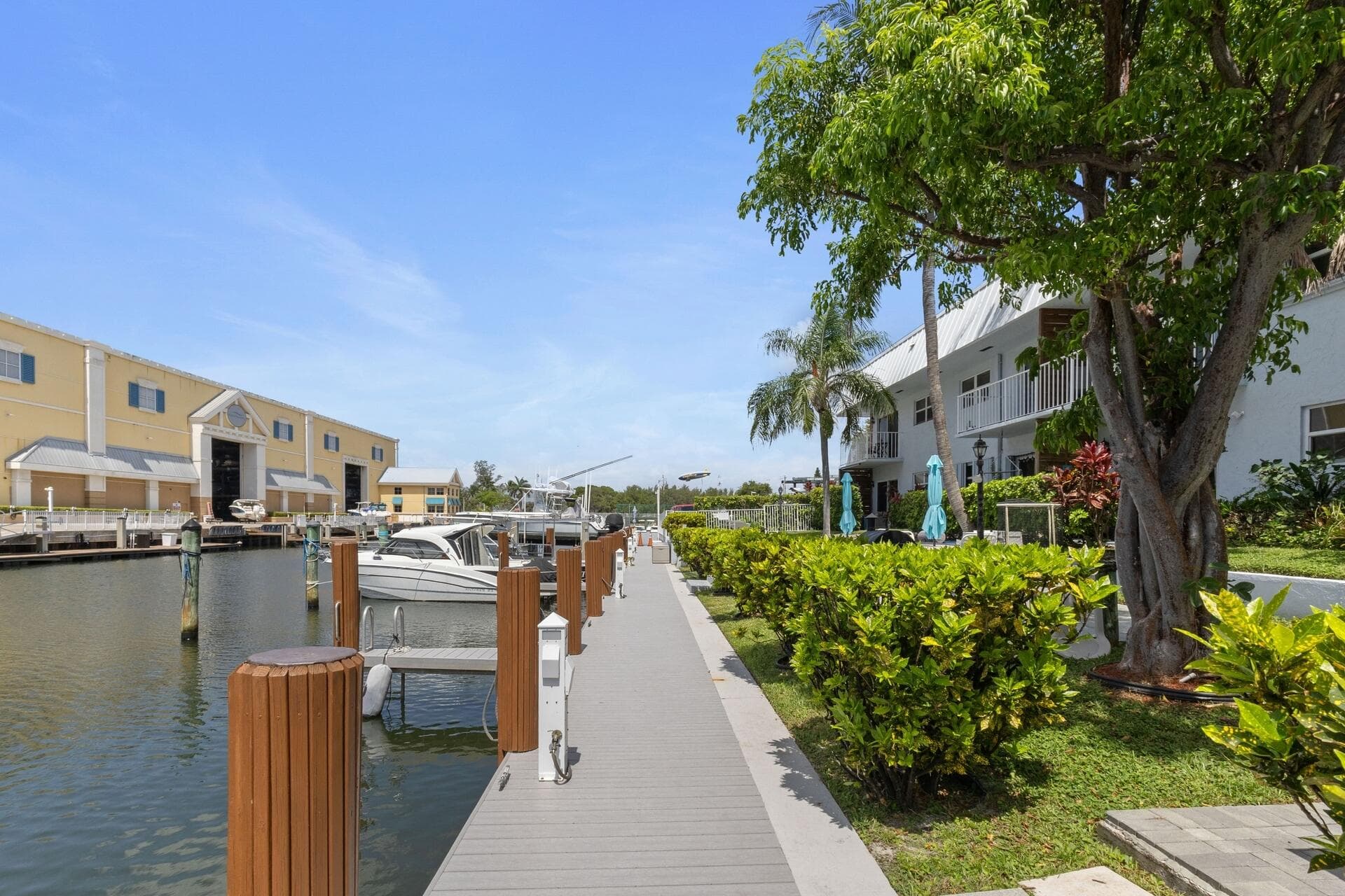 2400 NE 16th Street NE 104, Pompano Beach, FL 33062 — photo 18 of 31