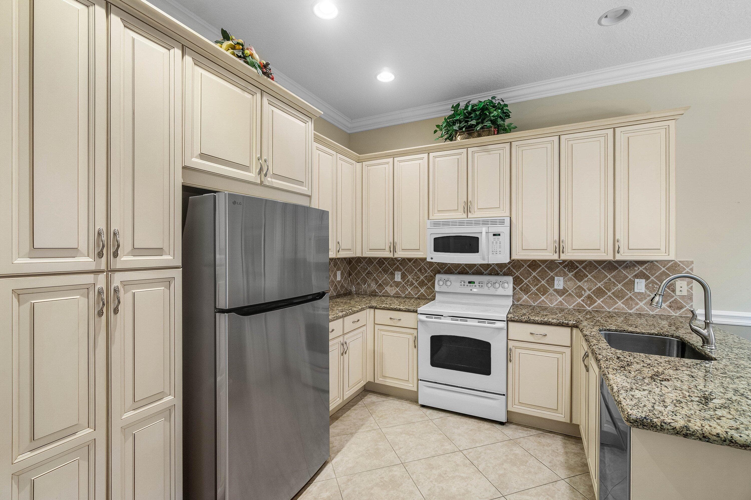7410 Ringwood Terrace, Boynton Beach, FL 33437 — photo 9 of 55
