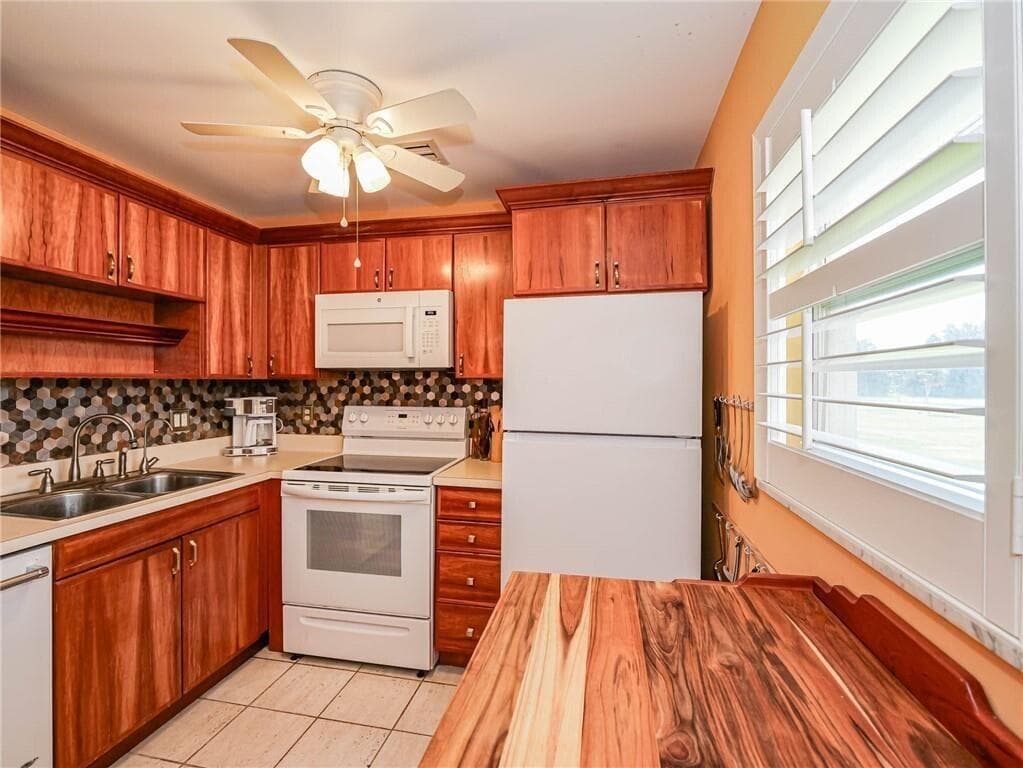 55 Woodland Drive 206, Vero Beach, FL 32962 — photo 8 of 36