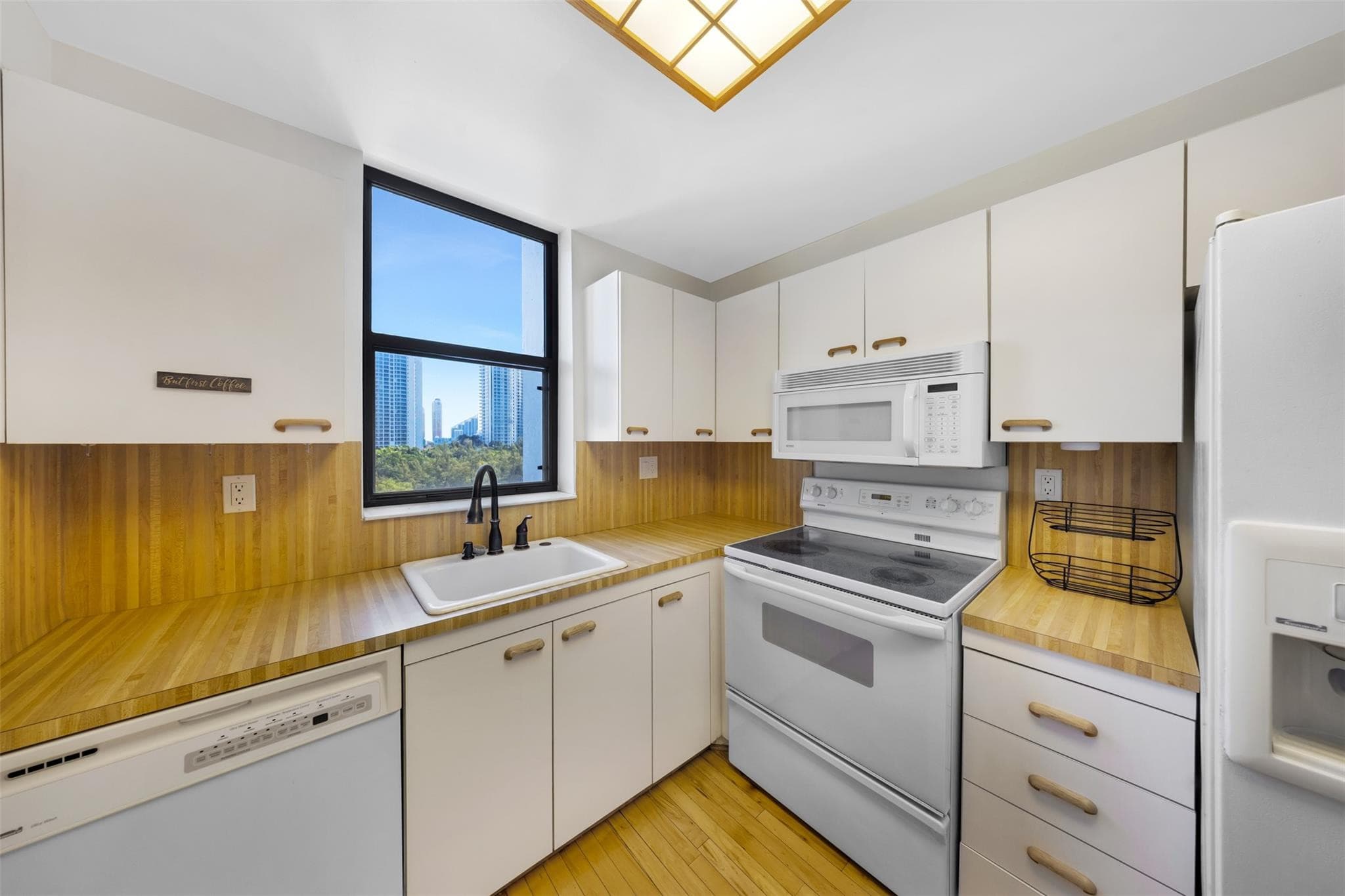 18181 NE 31st Court 804, Aventura, FL 33160 — photo 13 of 27