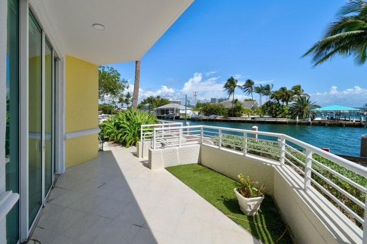 2650 Lake Shore Drive 106, Riviera Beach, FL 33404 — photo 38 of 53